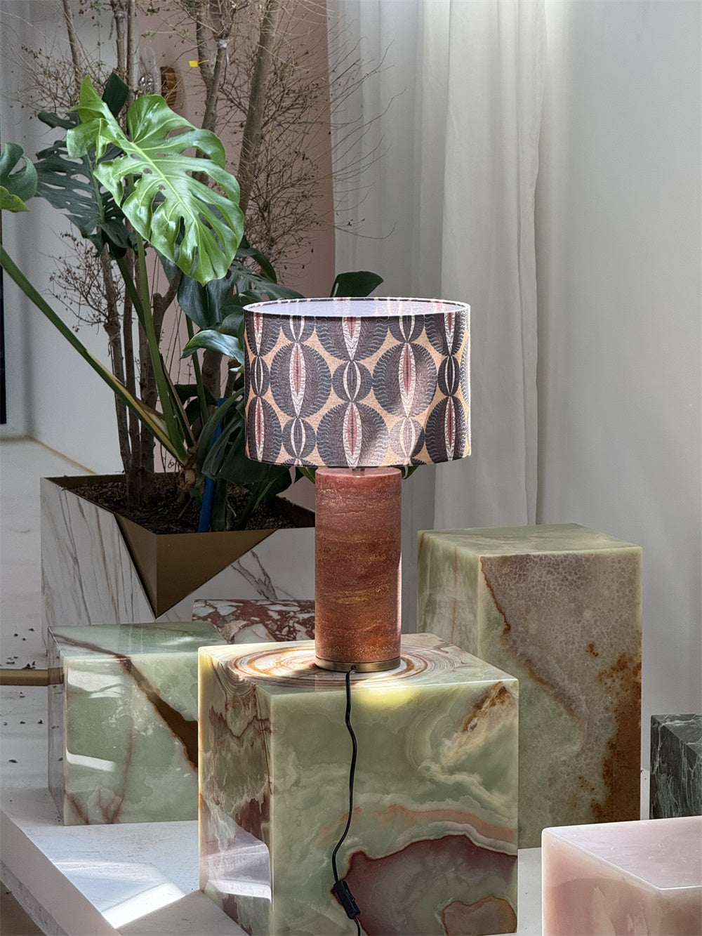 Gravity Table Lamp
