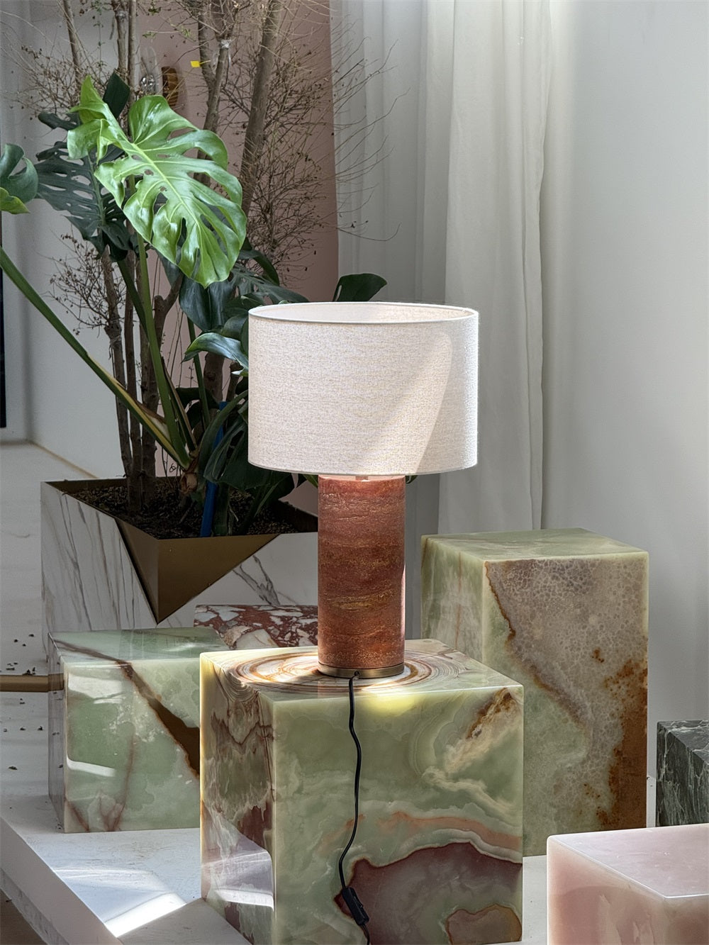 Gravity Table Lamp