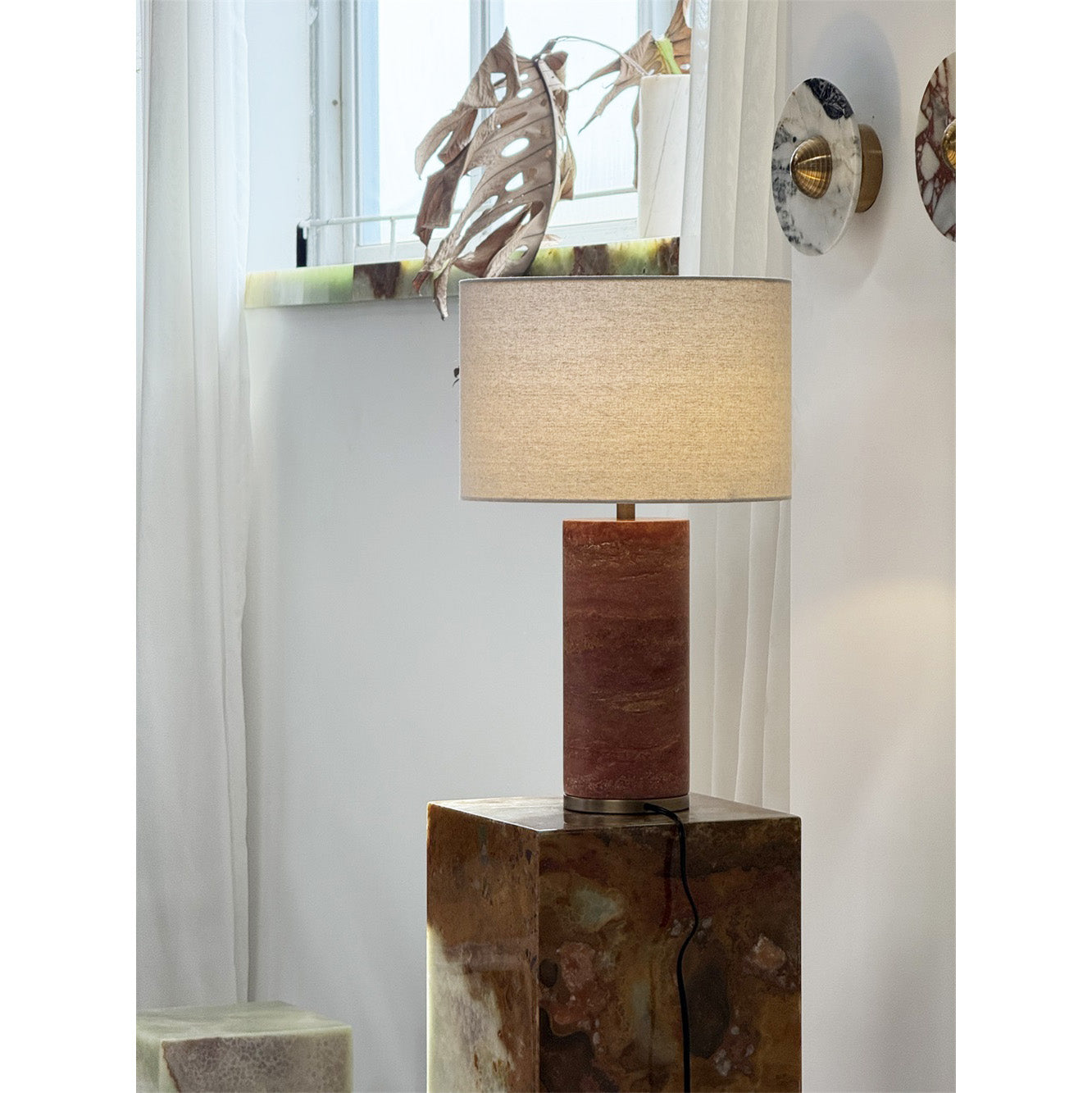 Gravity Table Lamp