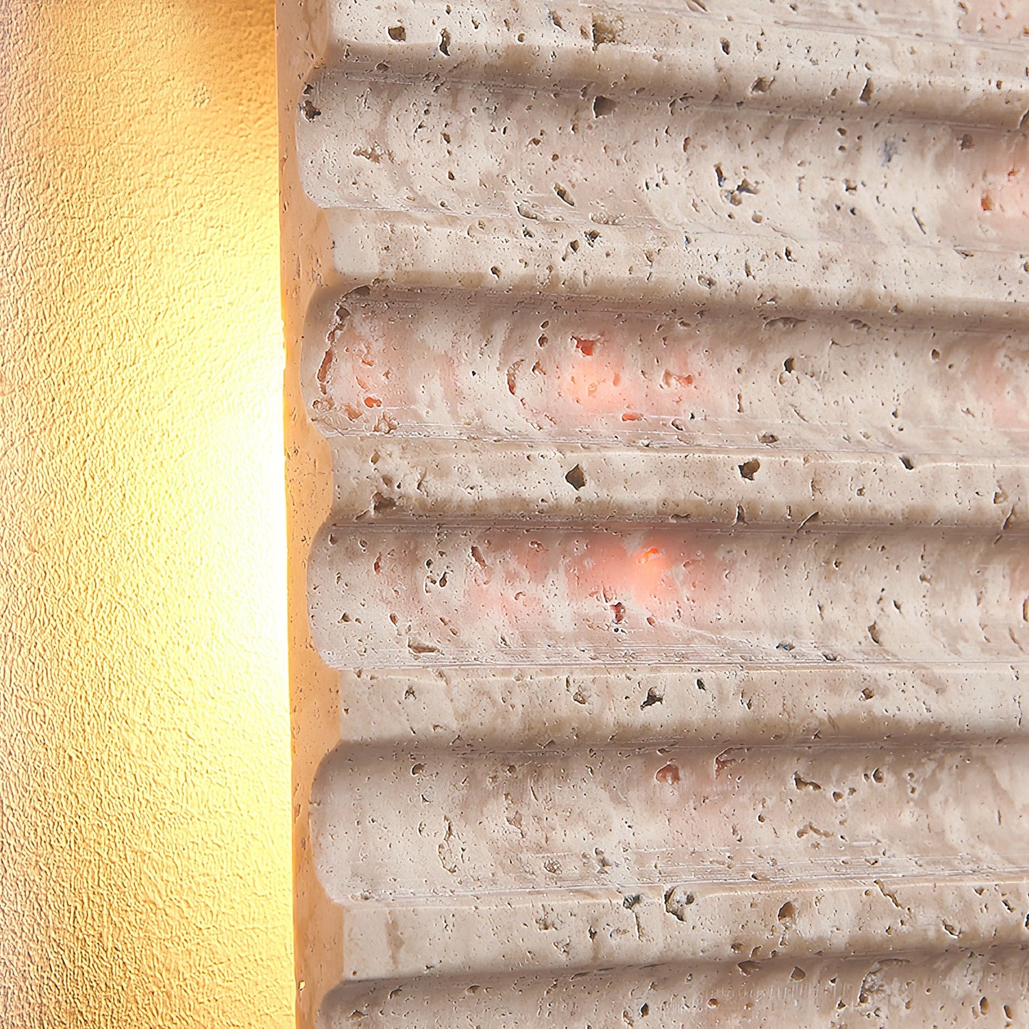 Grille Travertine wall lamp