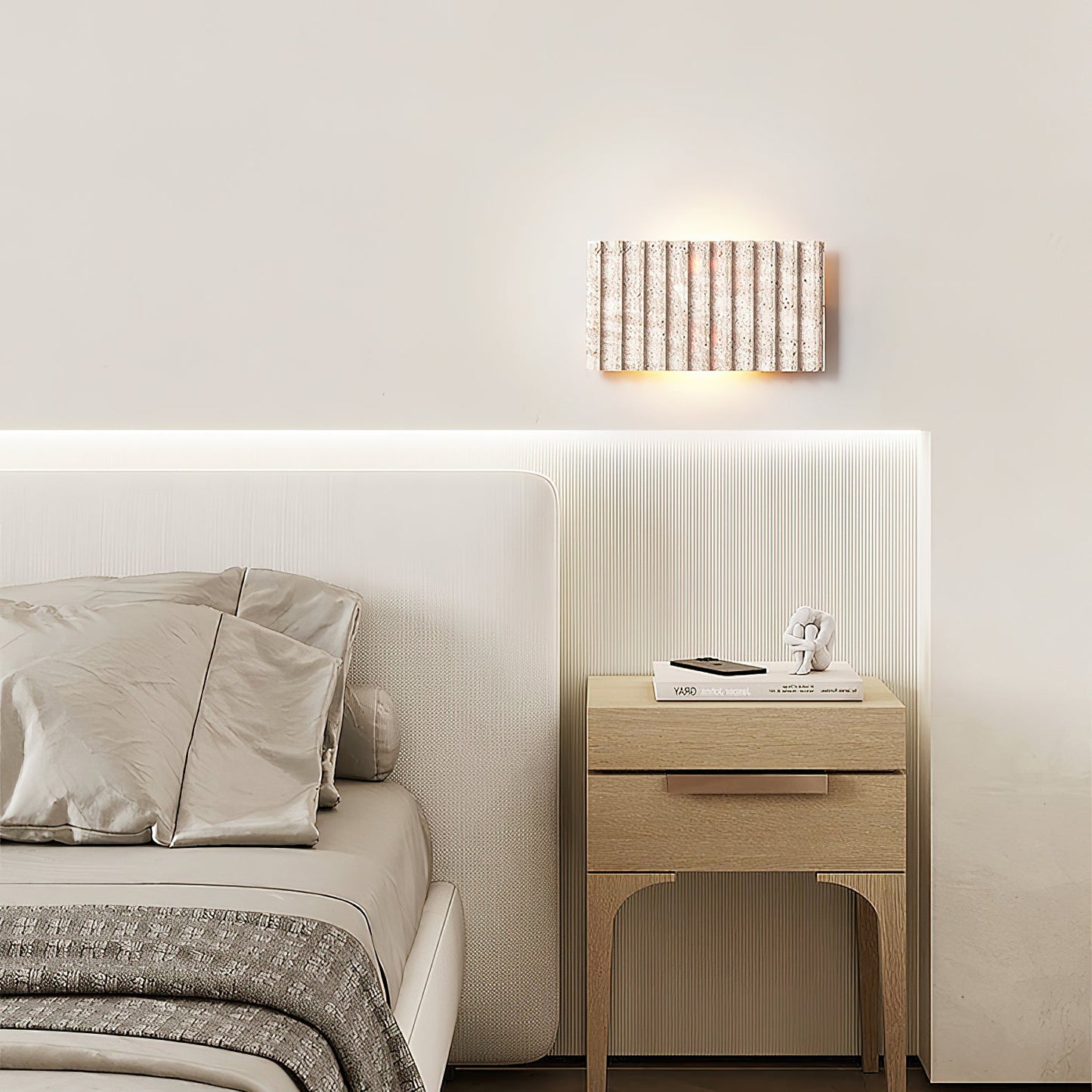 Grille Travertine wall lamp
