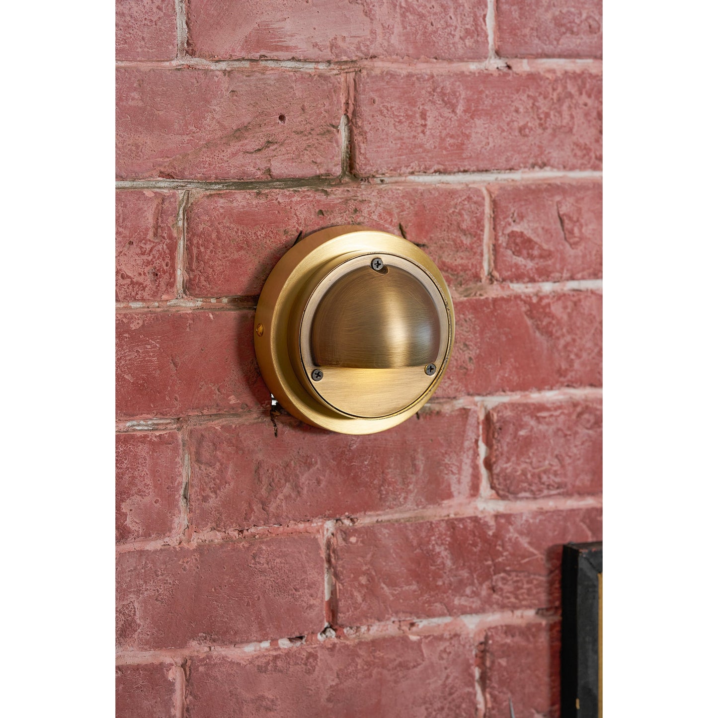 Hardy Wall Lamp
