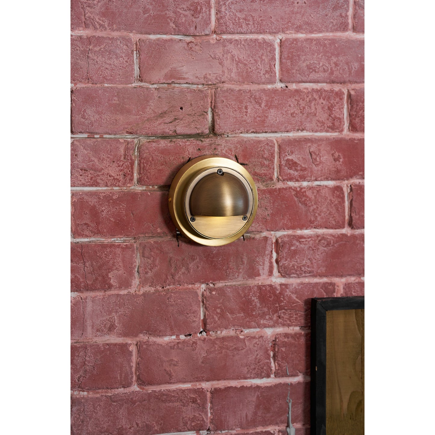 Hardy Wall Lamp