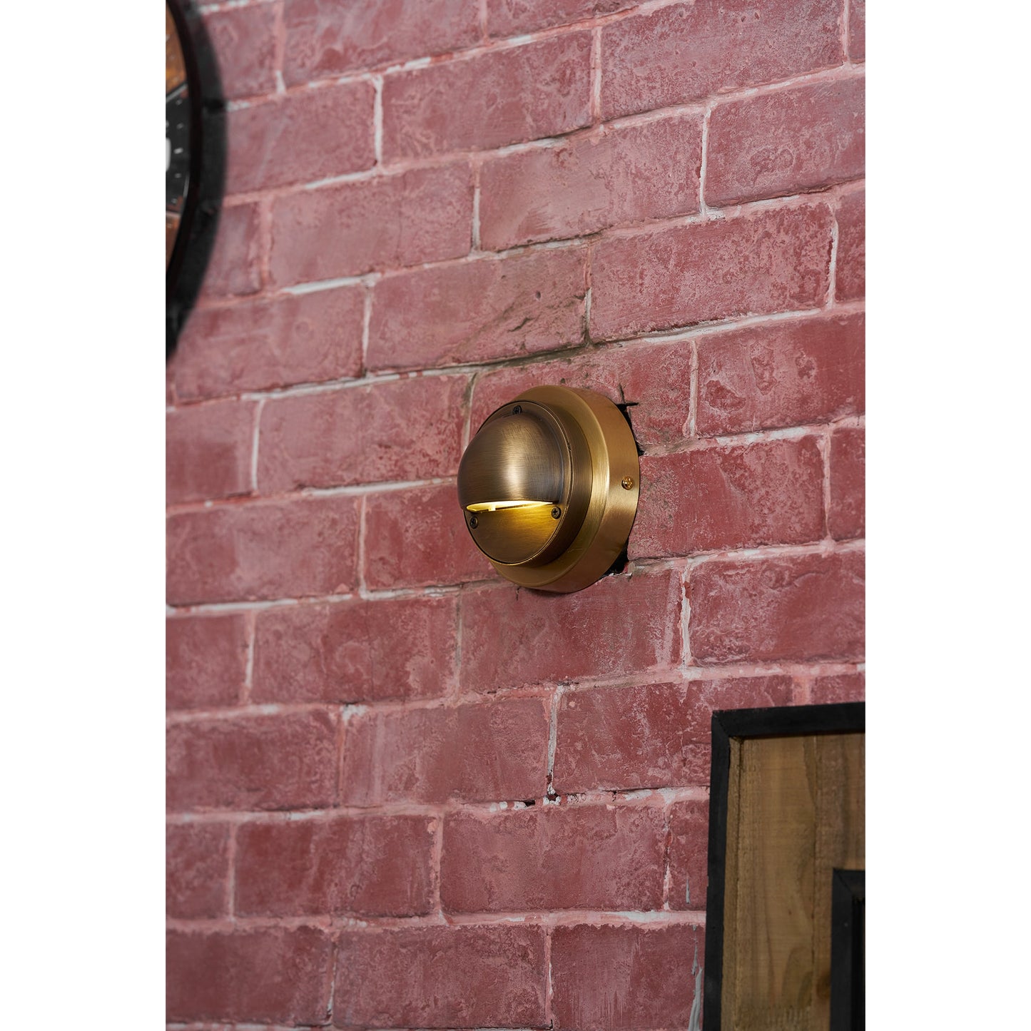 Hardy Wall Lamp