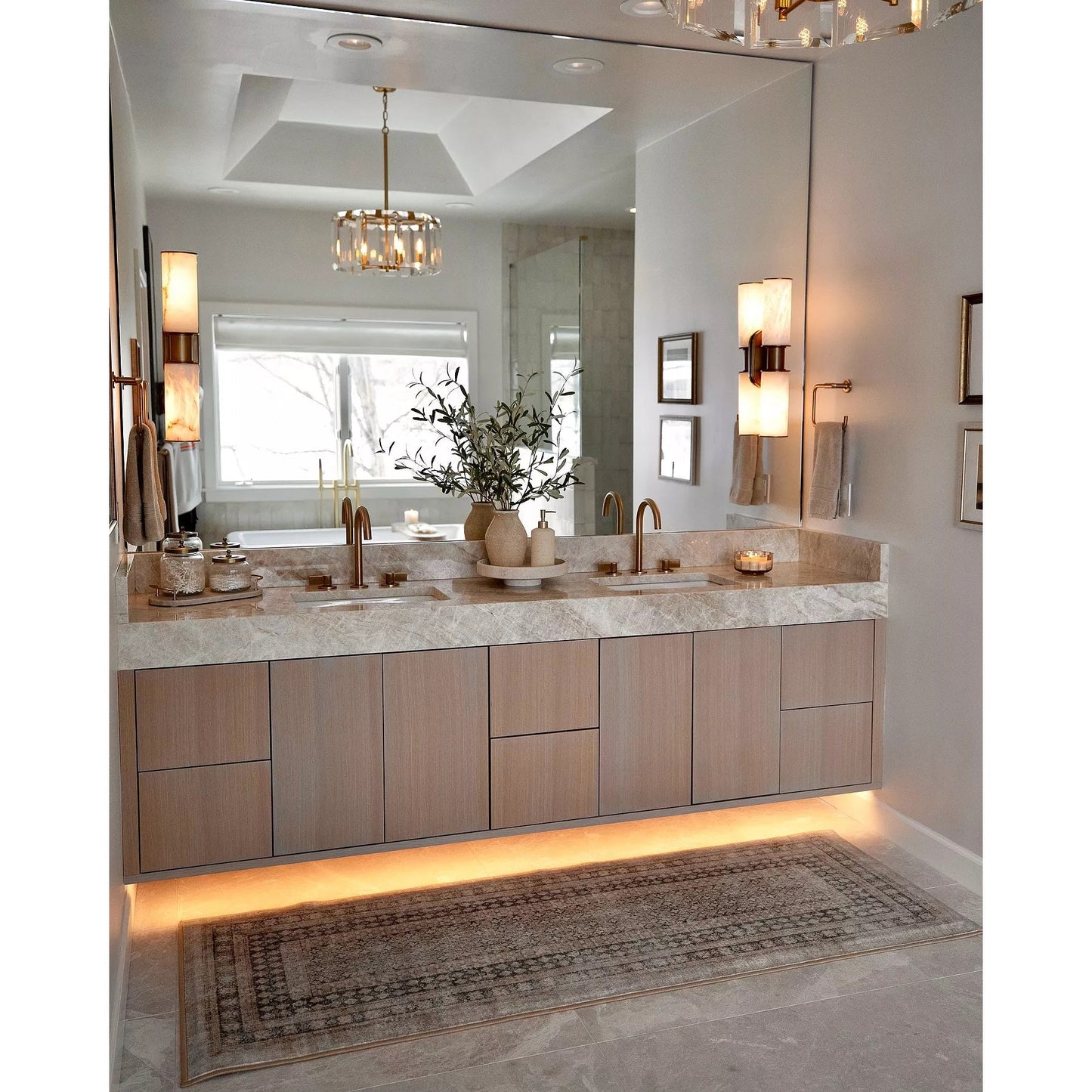 Harlin Vertical Alabaster Sconce