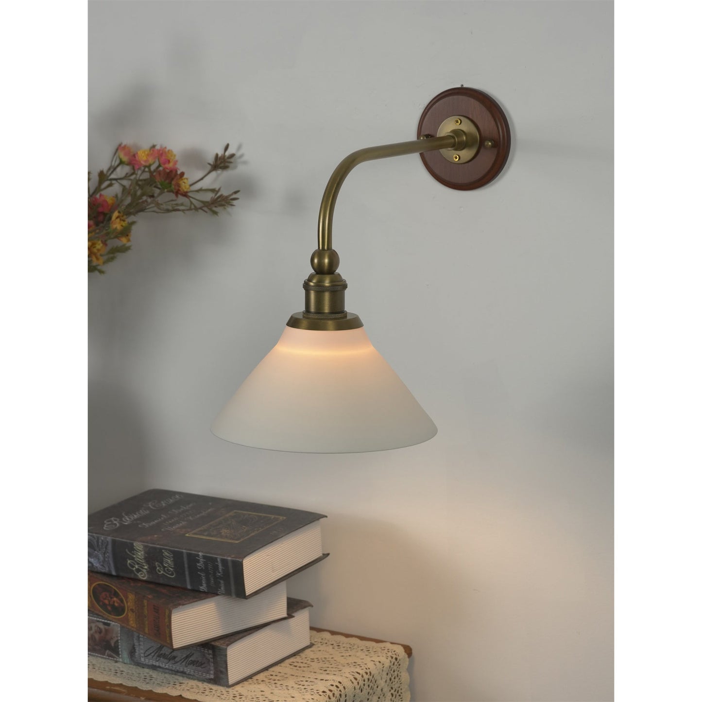 Heirloom Ceramic Wall Lamp
