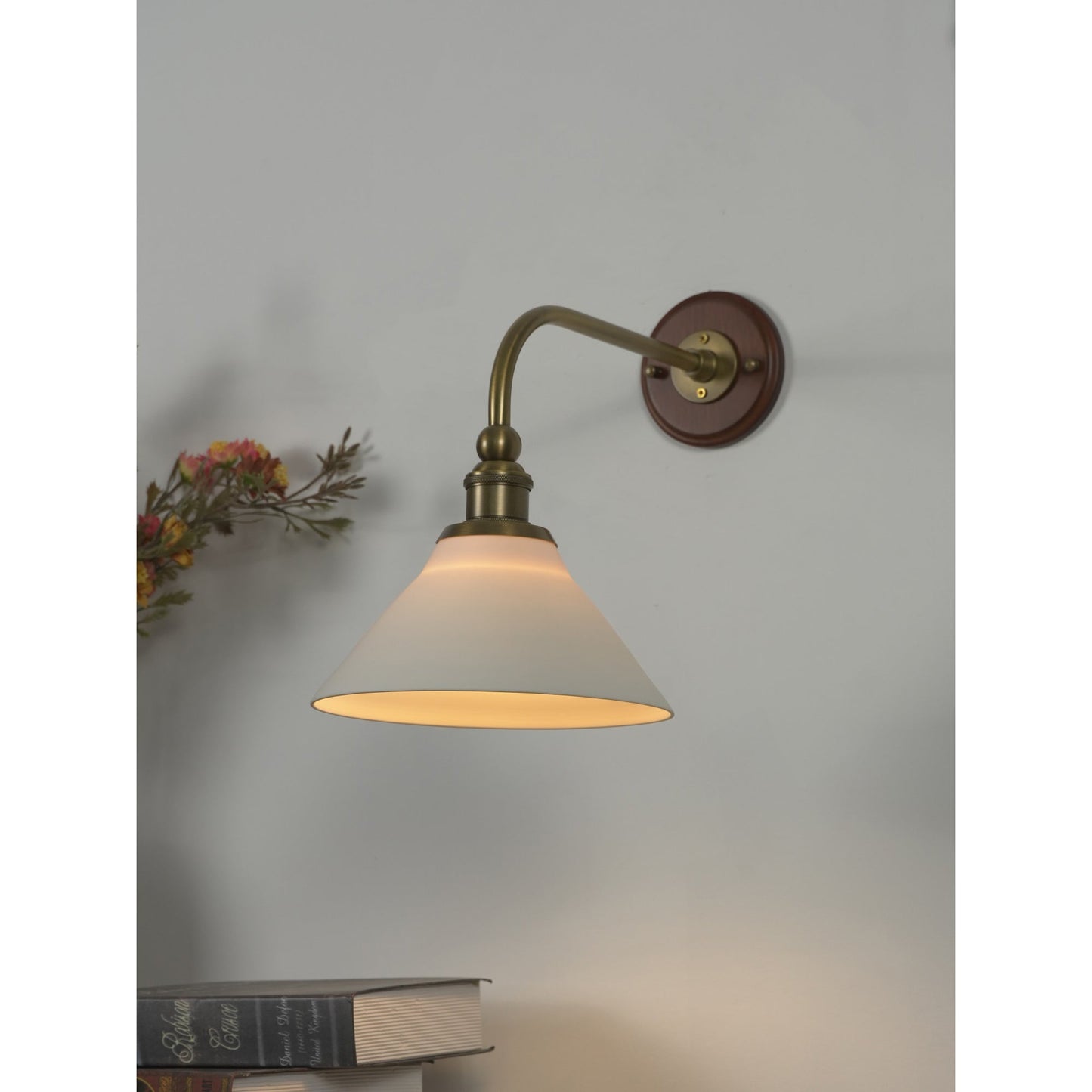 Heirloom Ceramic Wall Lamp