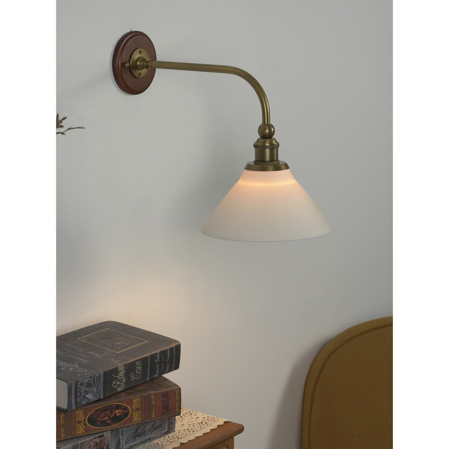 Heirloom Ceramic Wall Lamp
