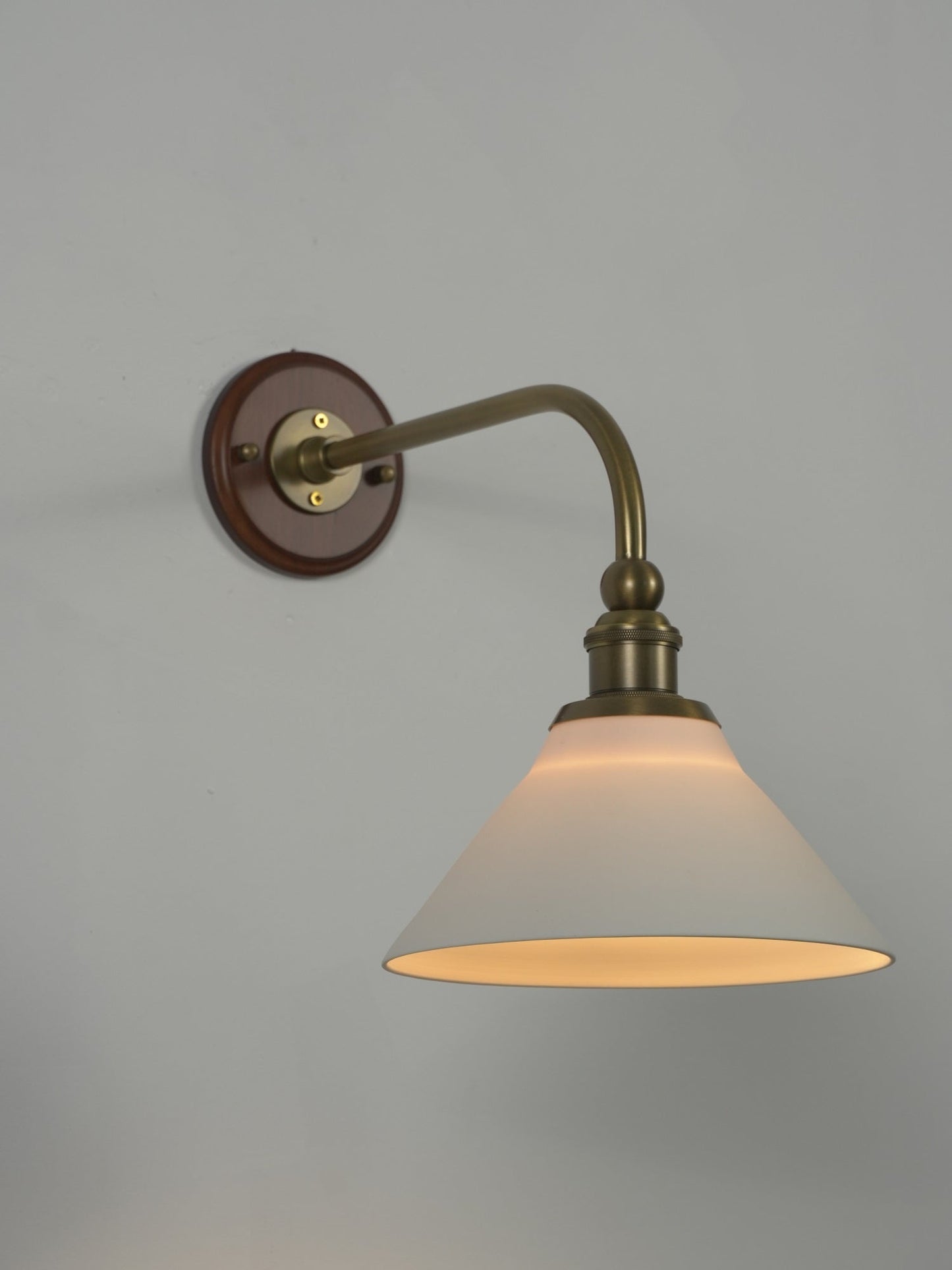 Heirloom Ceramic Wall Lamp