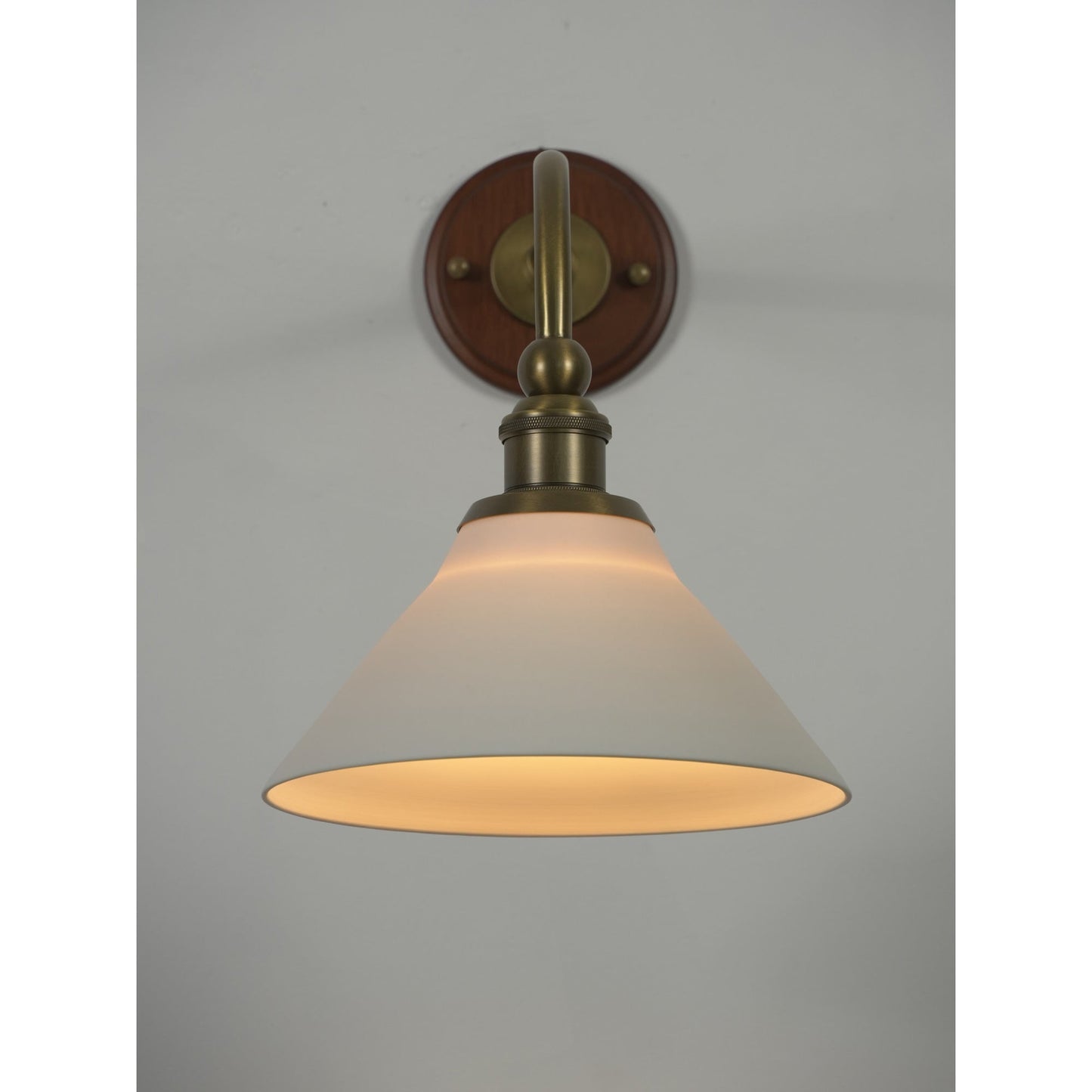 Heirloom Ceramic Wall Lamp