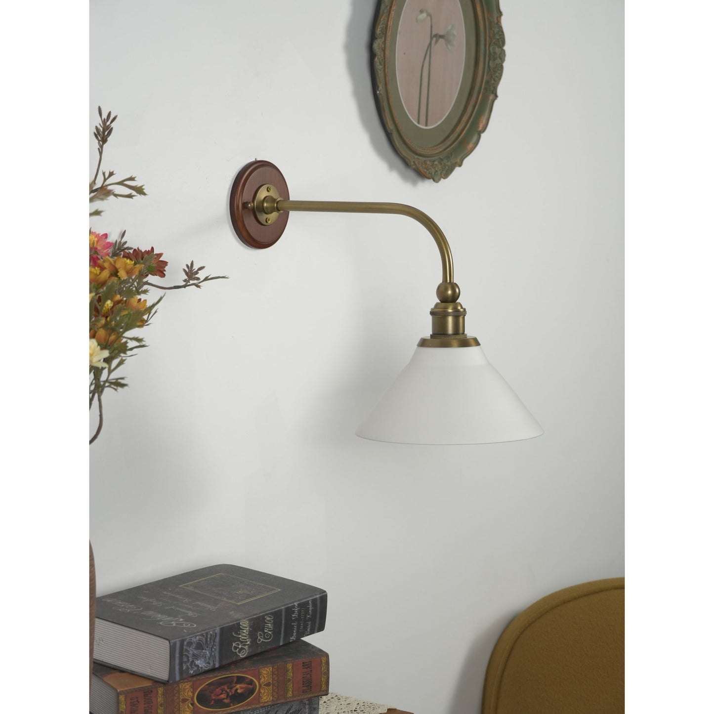 Heirloom Ceramic Wall Lamp