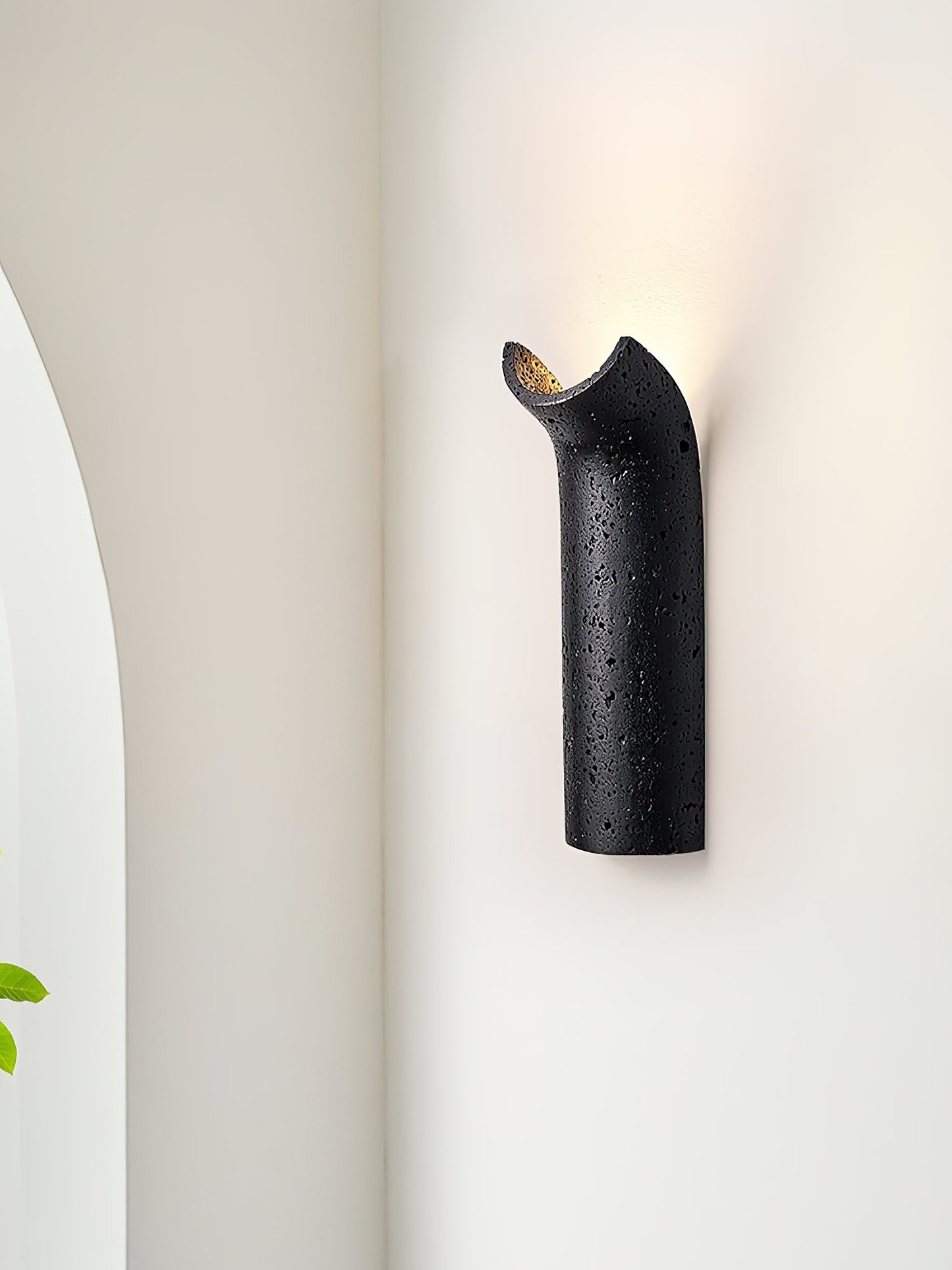 Hobart Wall Lamp