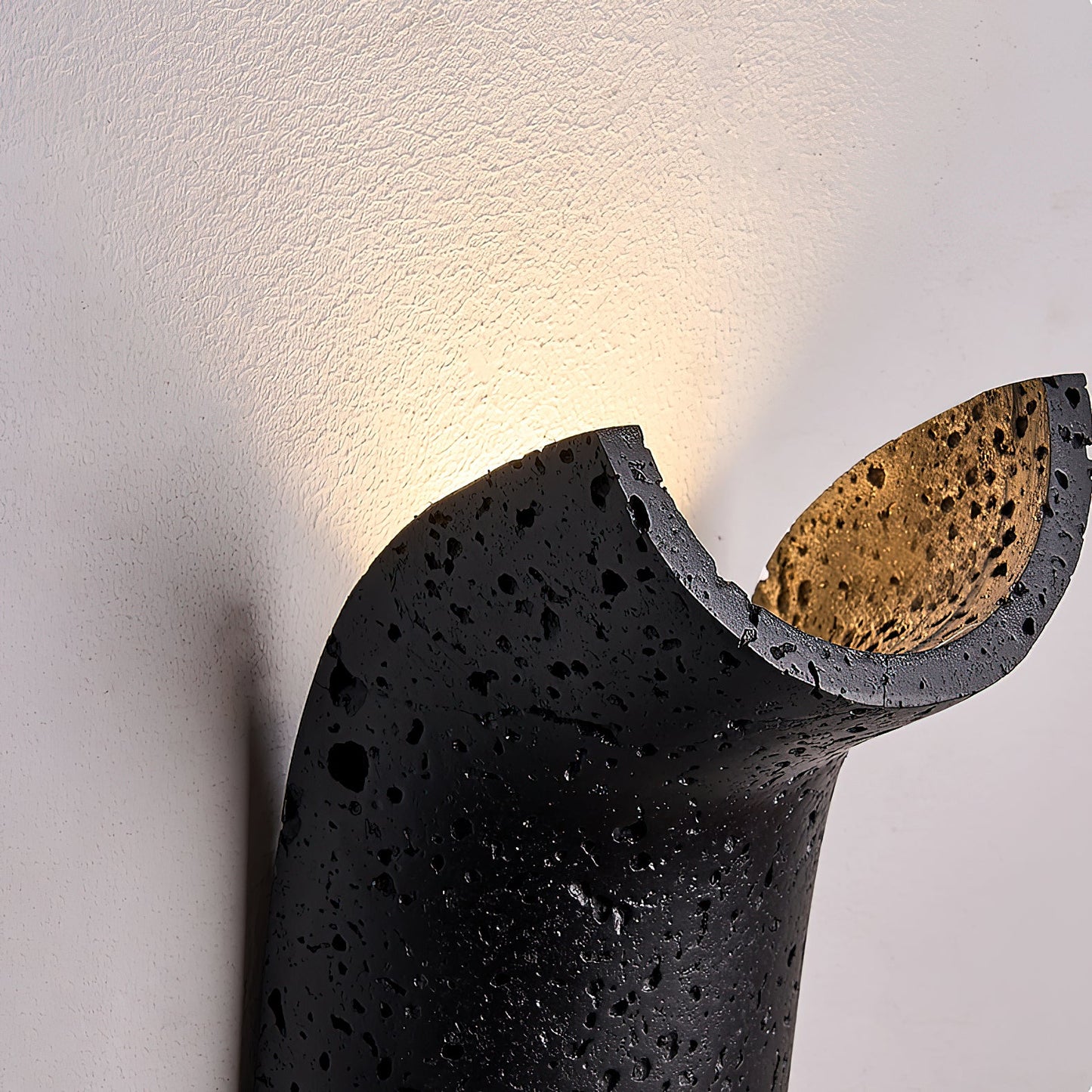 Hobart Wall Lamp