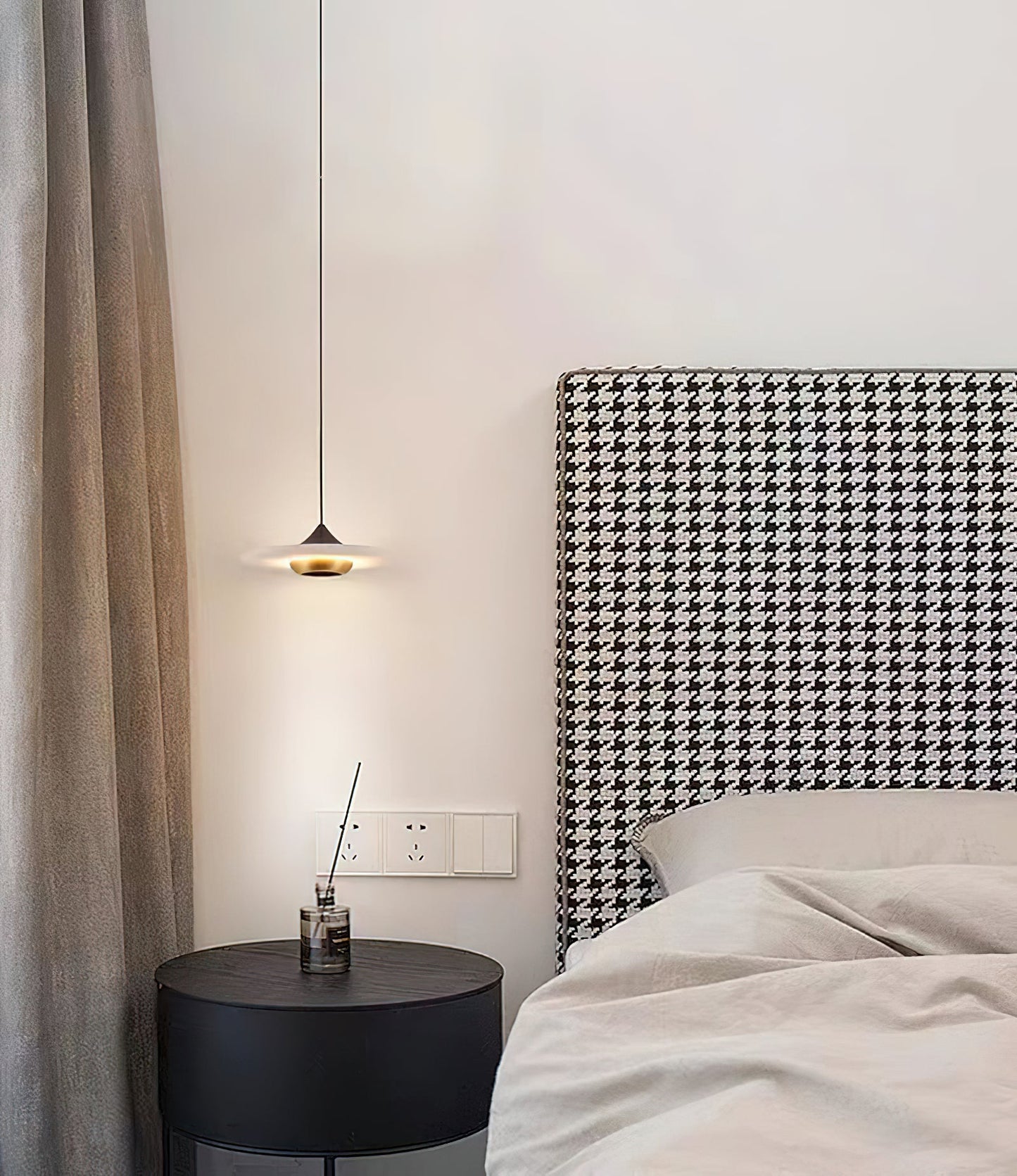 Ipno LED Alabaster Pendant Light