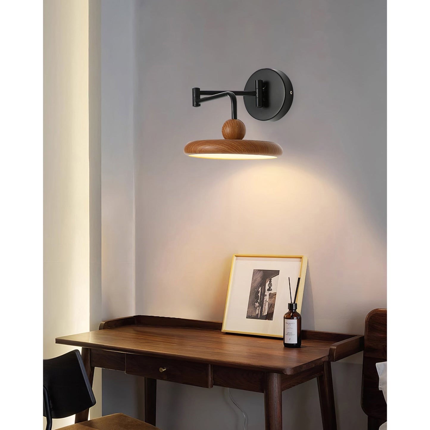 Karlin Wall Lamp