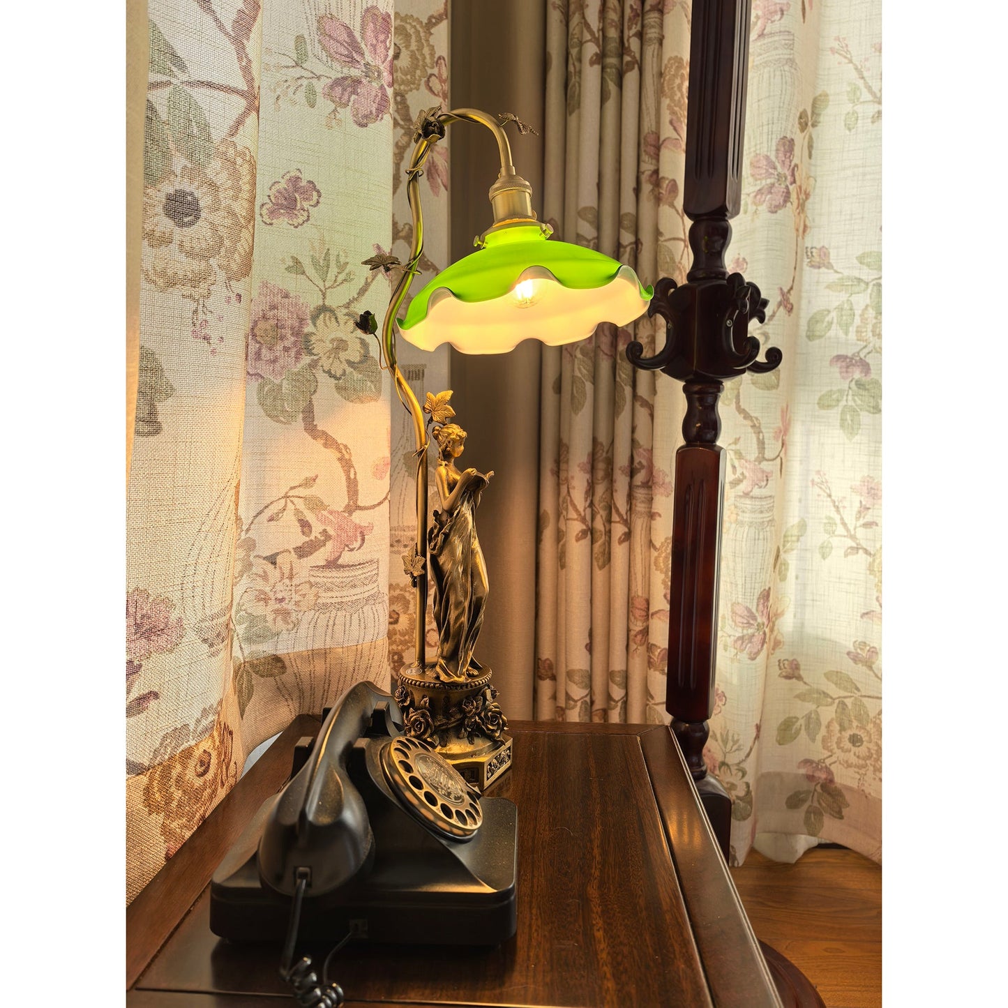Lady Statue Glass Table Lamp