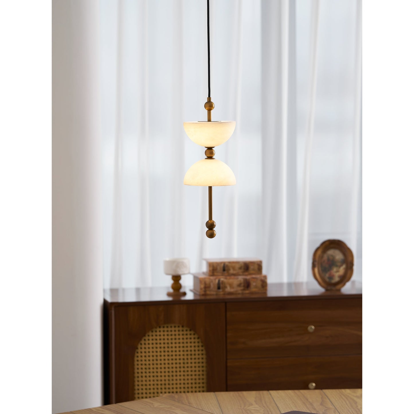 Lyra Alabaster Pendant Lamp