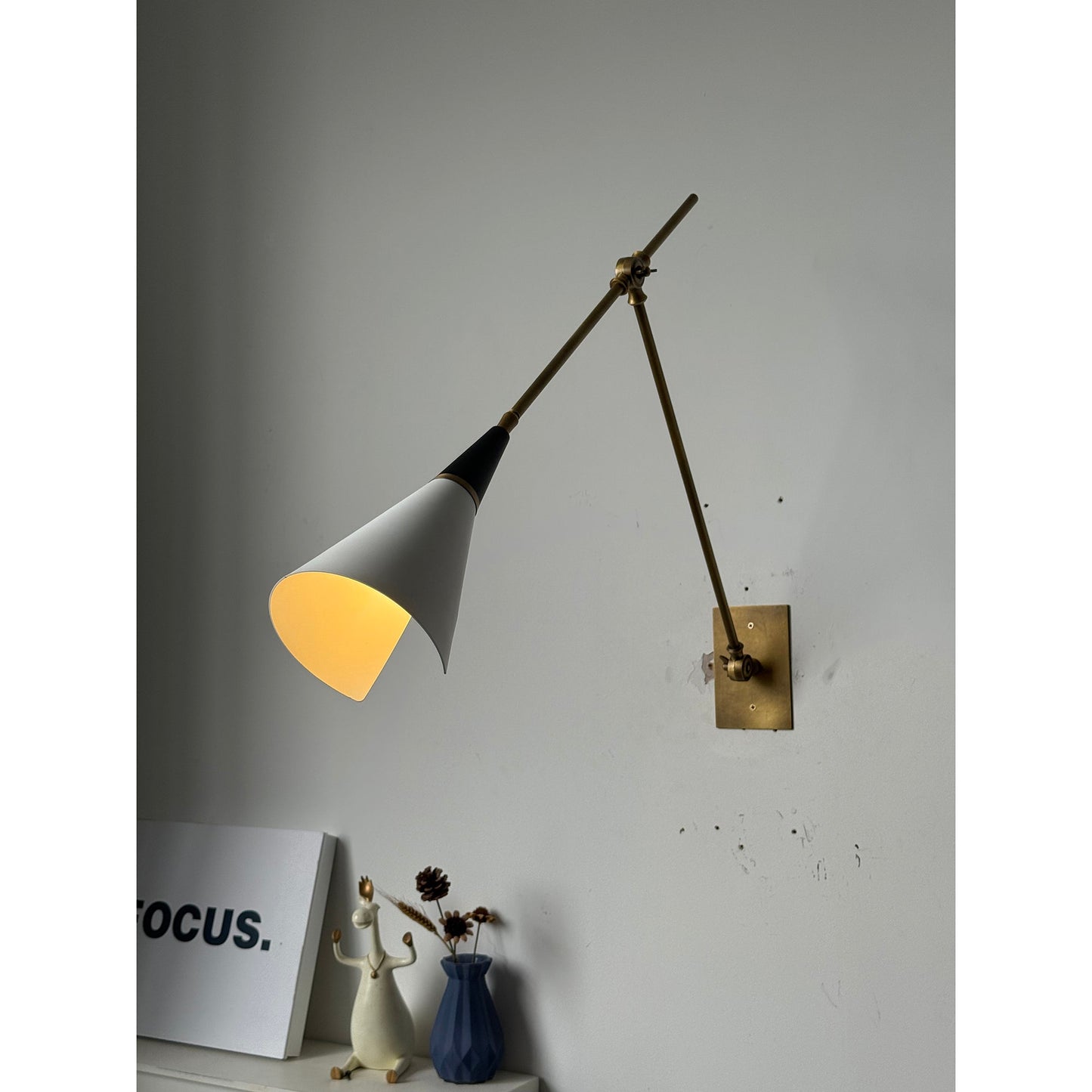 Magari Wall Lamp