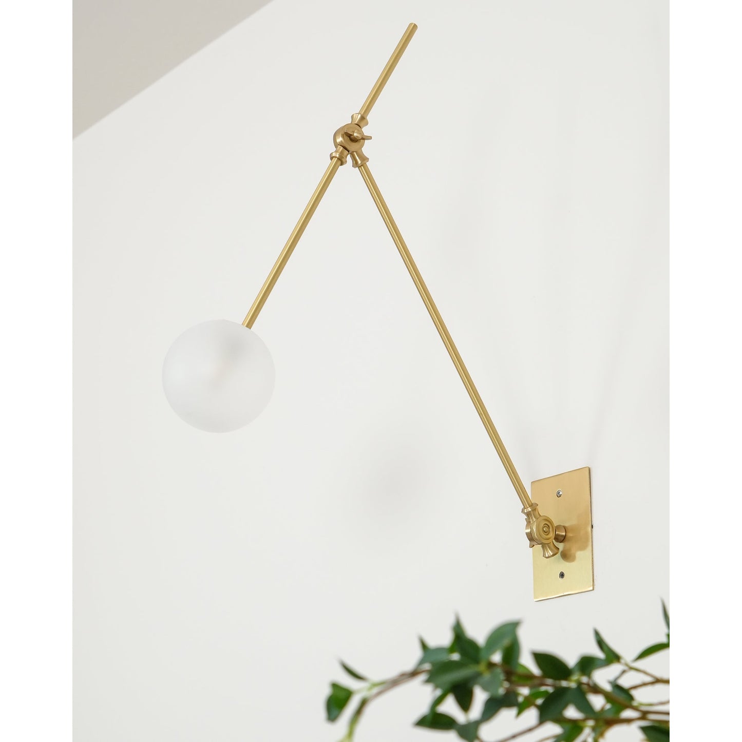 Magari Wall Lamp