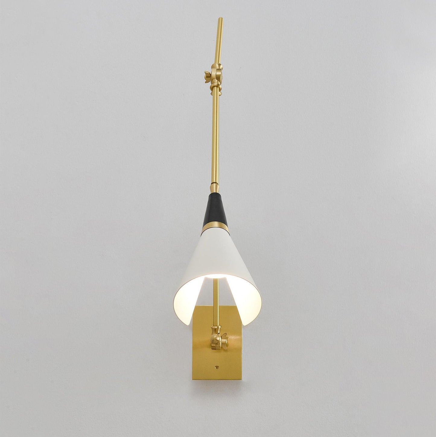 Magari Wall Lamp