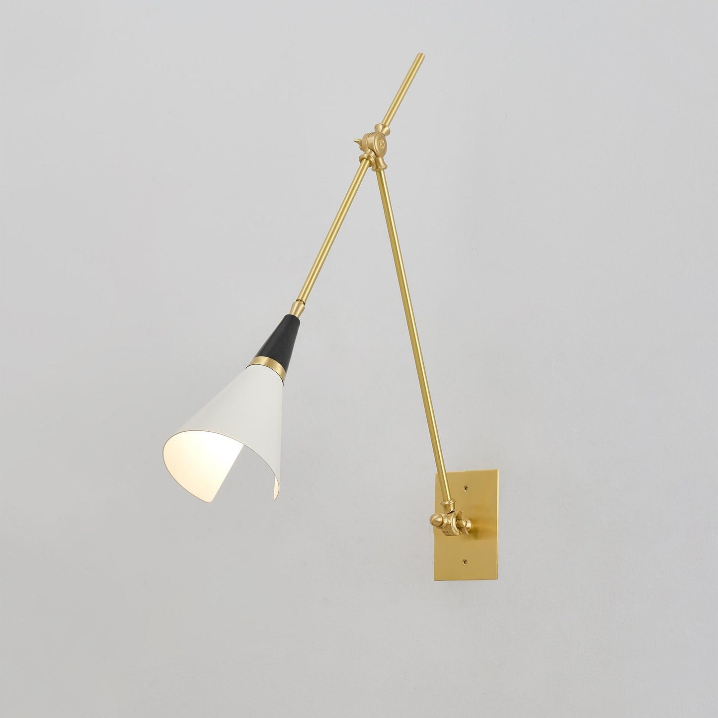 Magari Wall Lamp