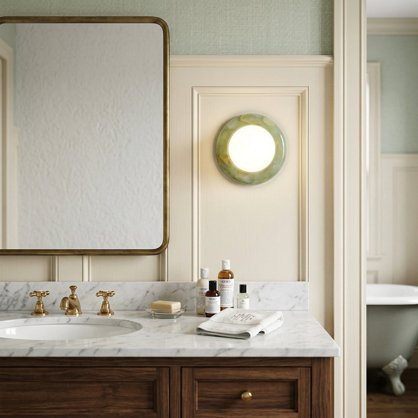 Novi Onyx Wall Lamp