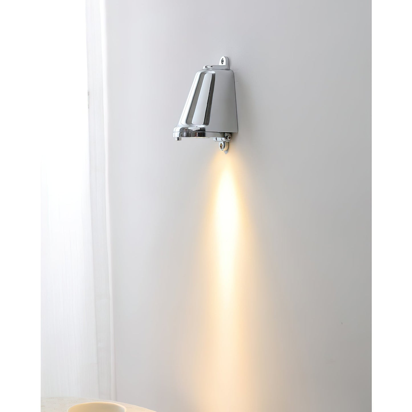 Mast Wall Lamp