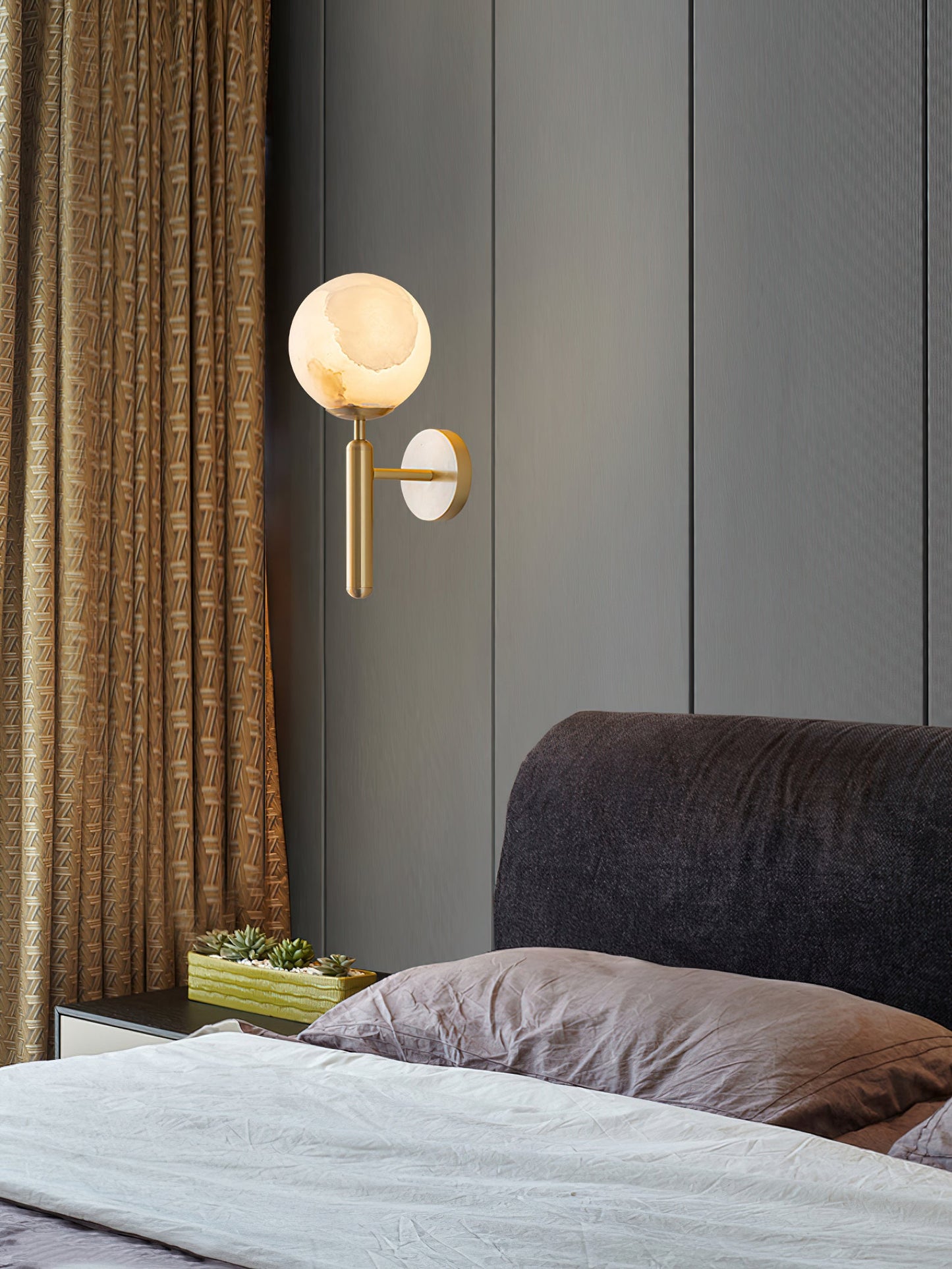Mian Alabaster Wall Lamp