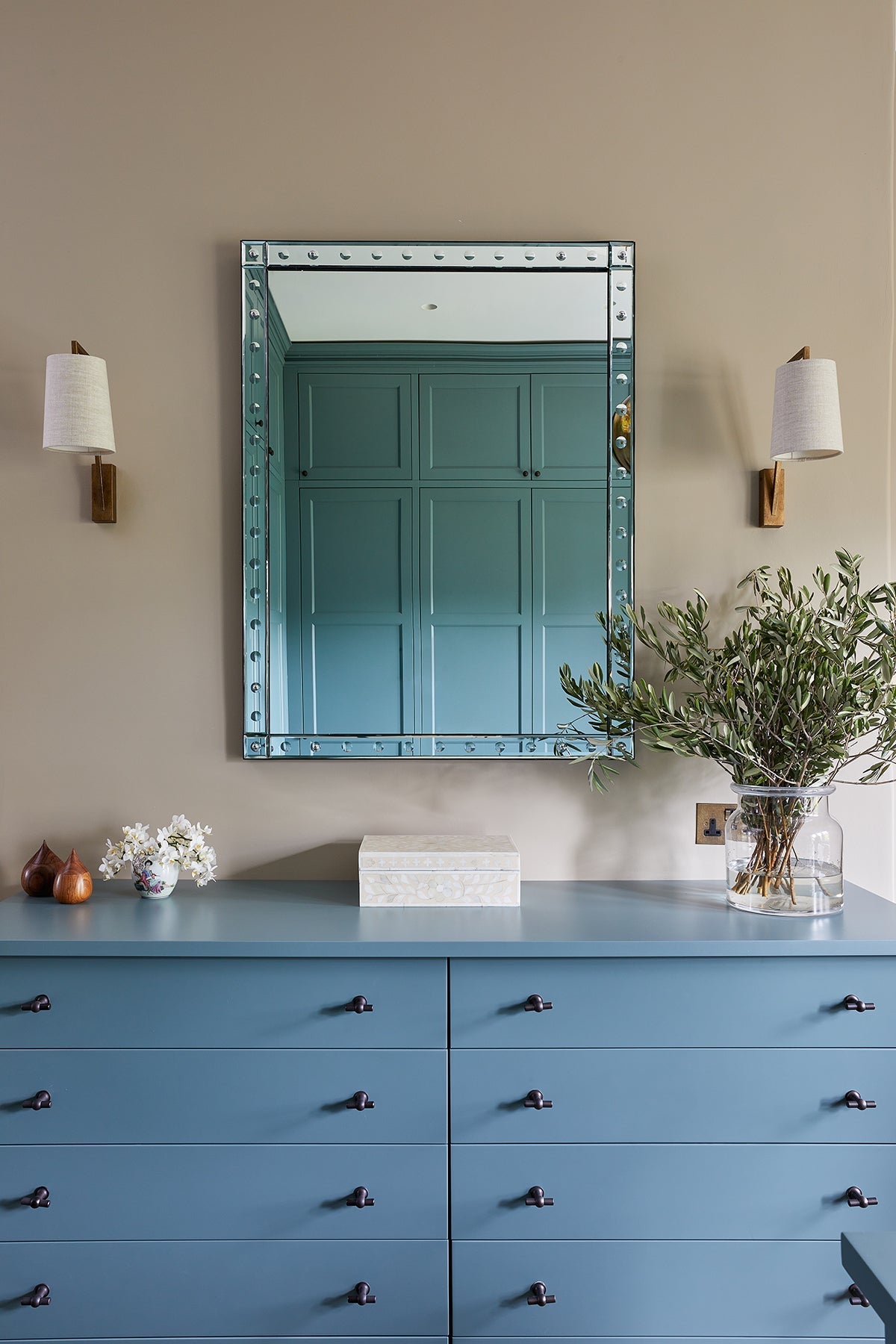 Monty Wall Lamp