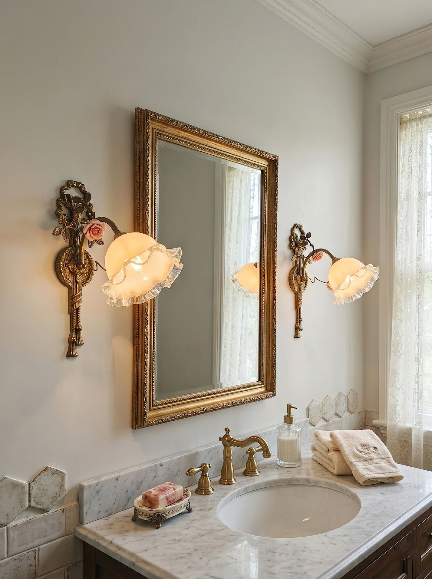 Neiman Wall Lamp