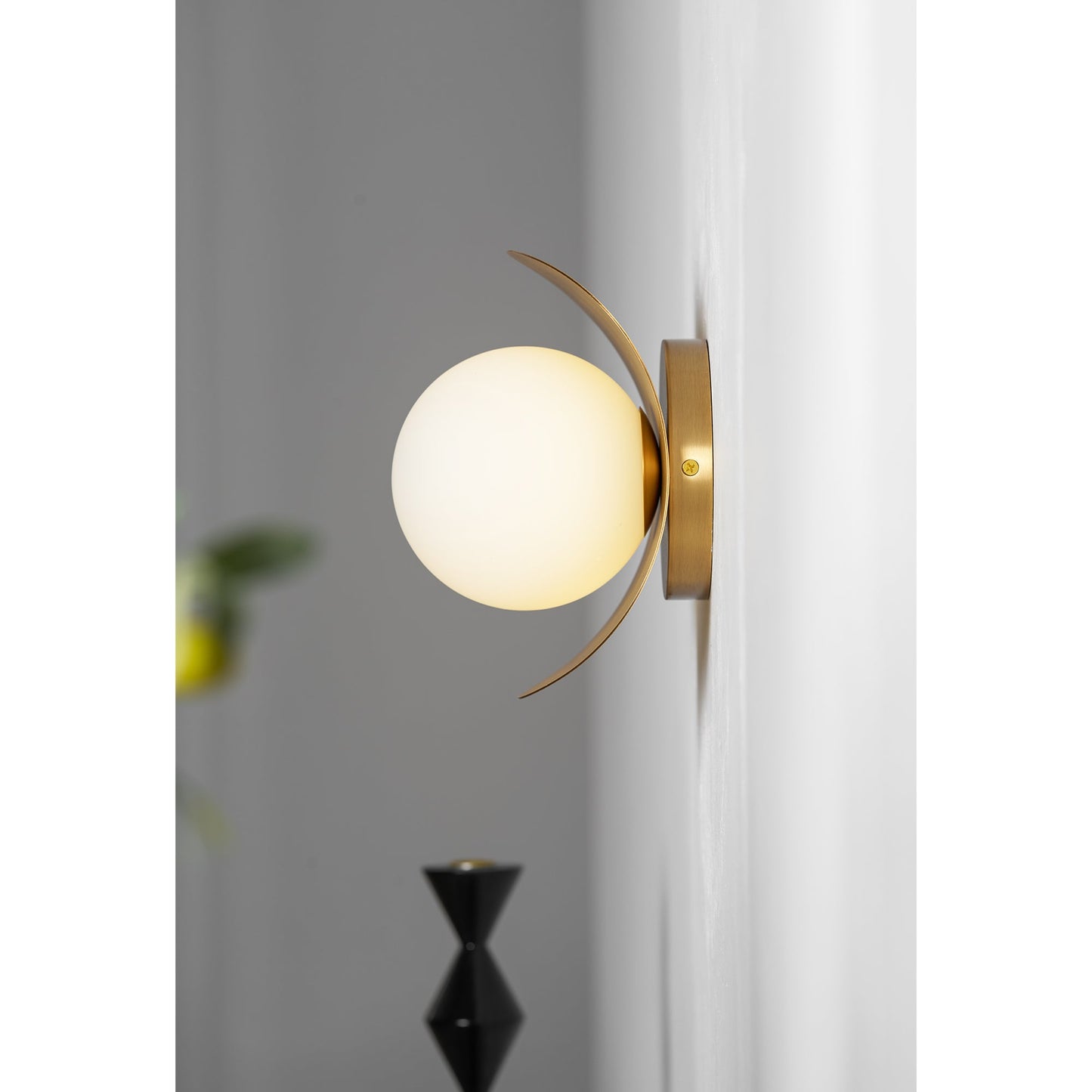 Nouvel Wall Lamp