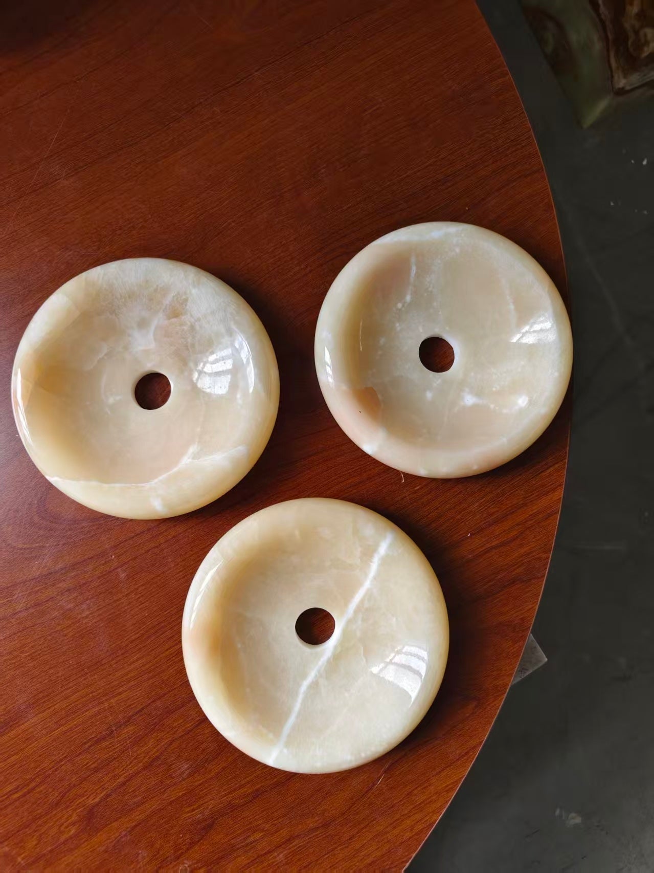 Novi Onyx Wall Lamp