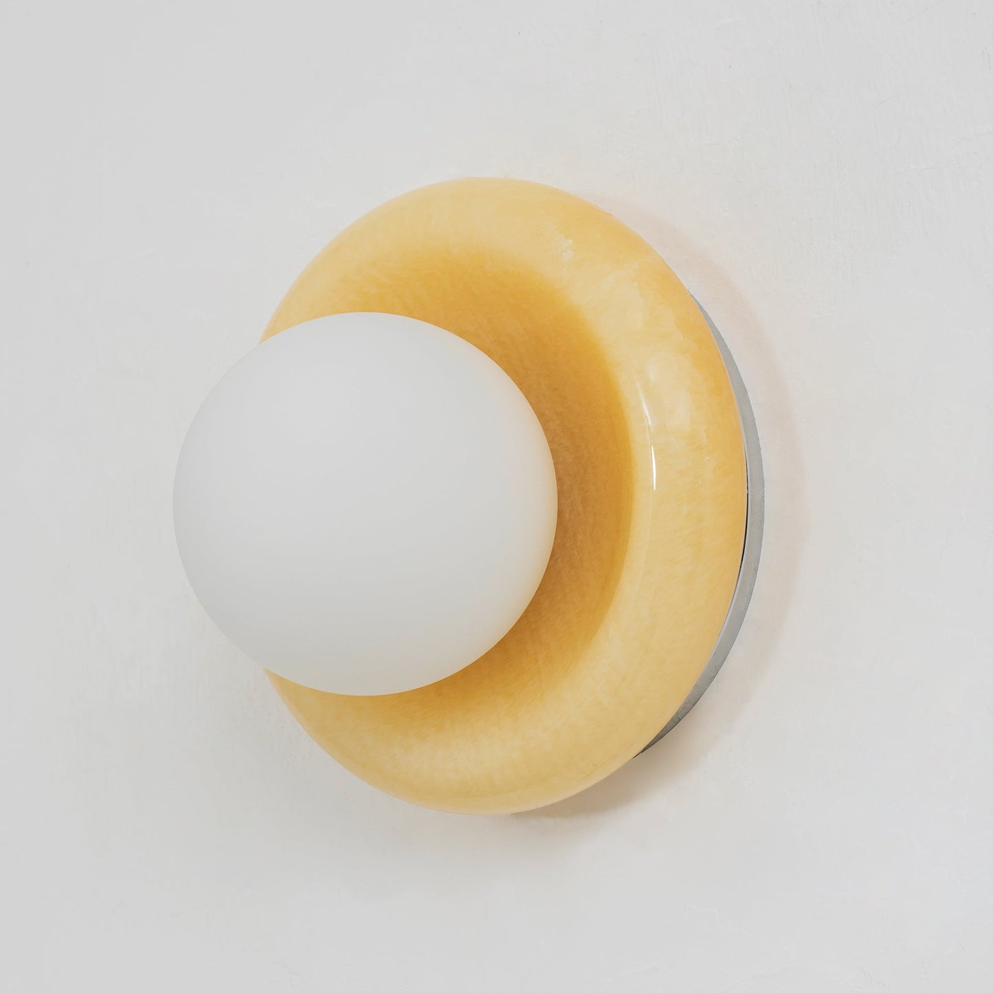 Novi Onyx Wall Lamp