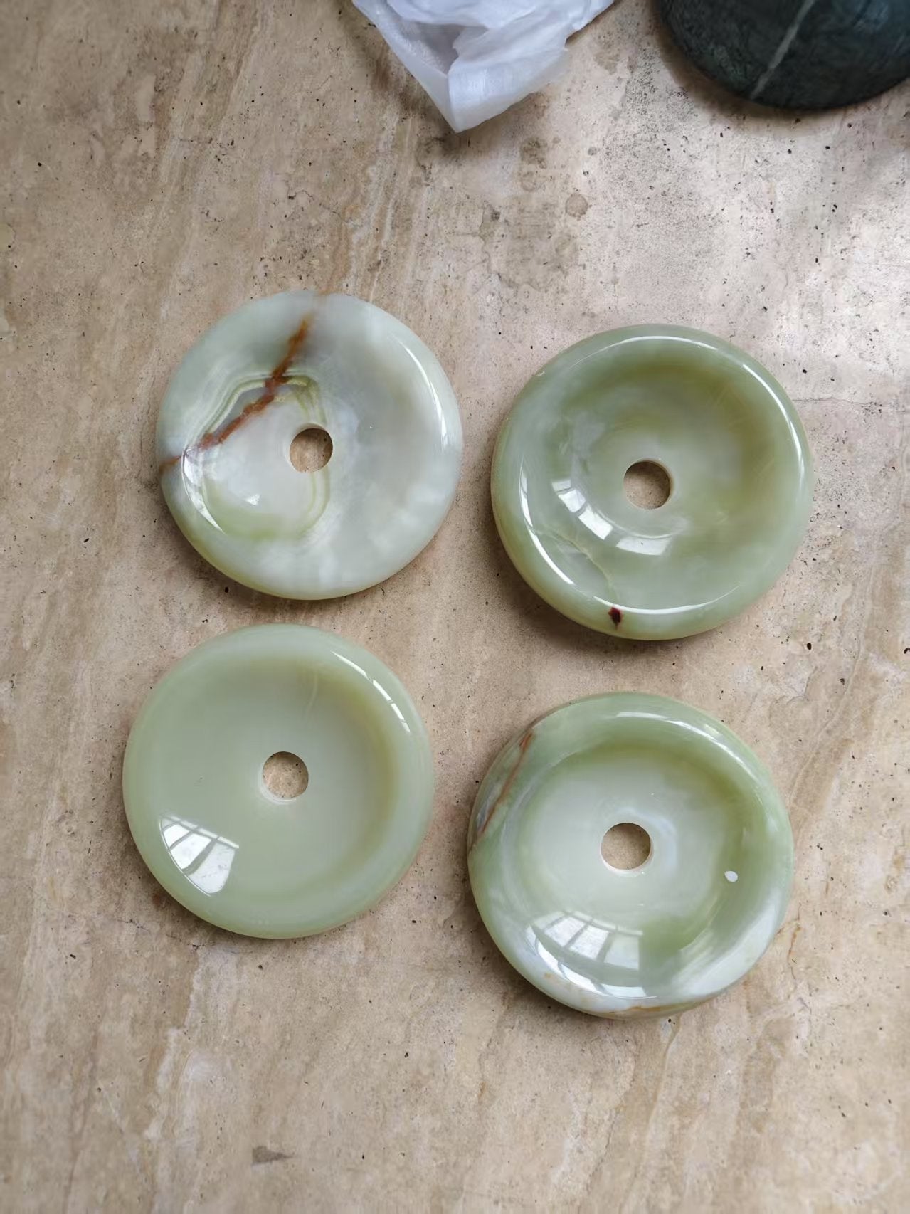 Novi Onyx Wall Lamp