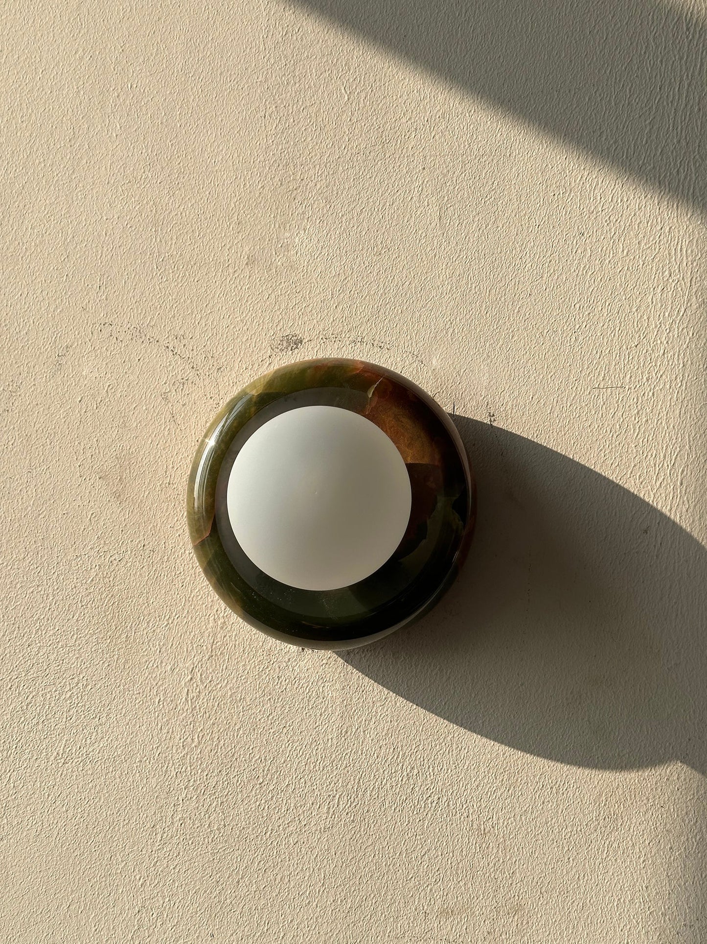 Novi Onyx Wall Lamp