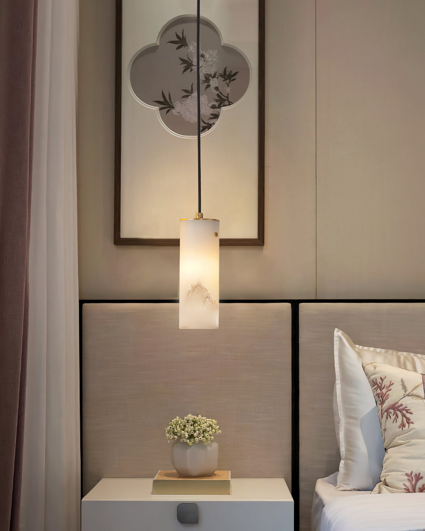 Nula Vertical Alabaster Pendant Light