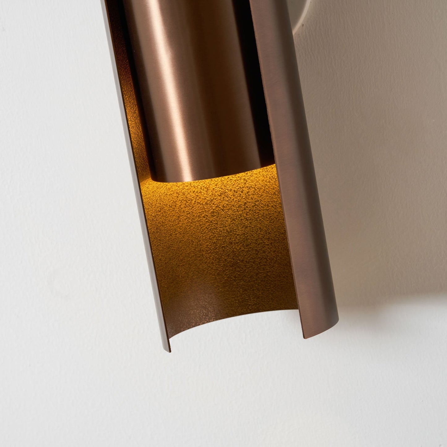 Nyx Wall Lamp