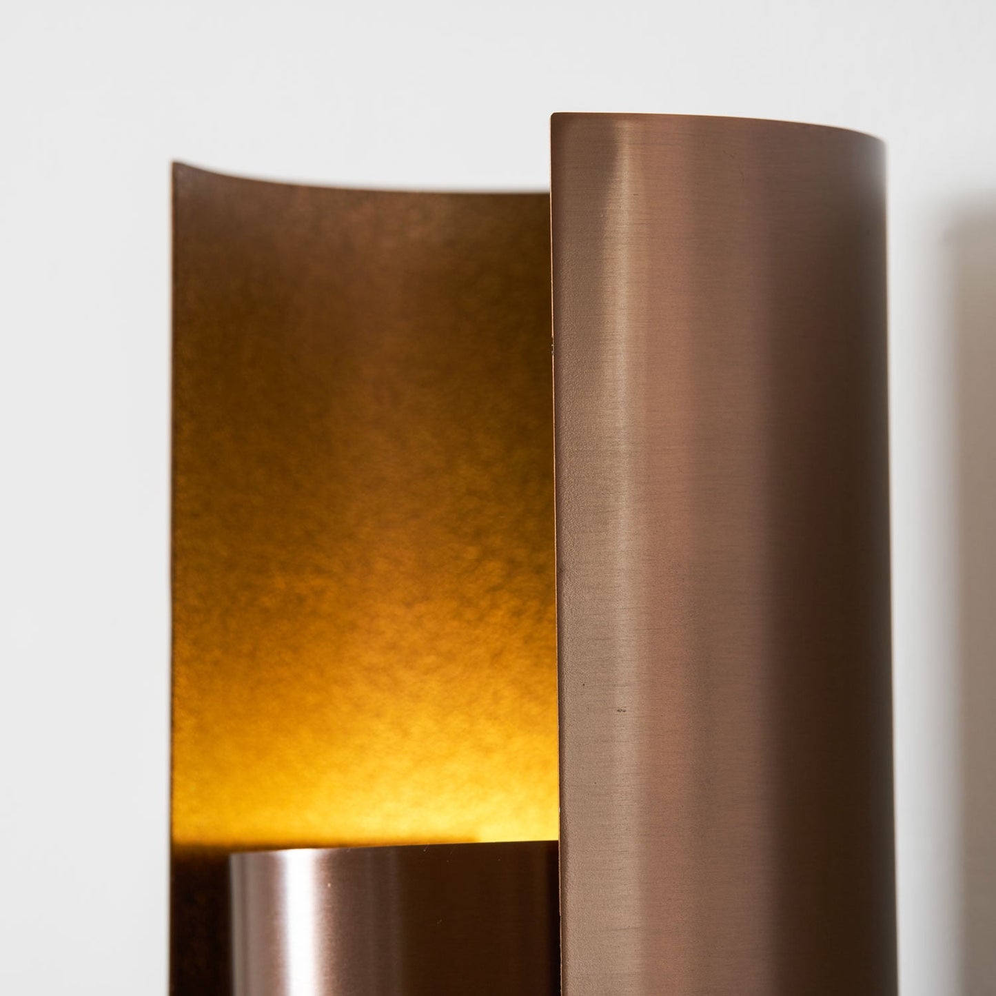 Nyx Wall Lamp