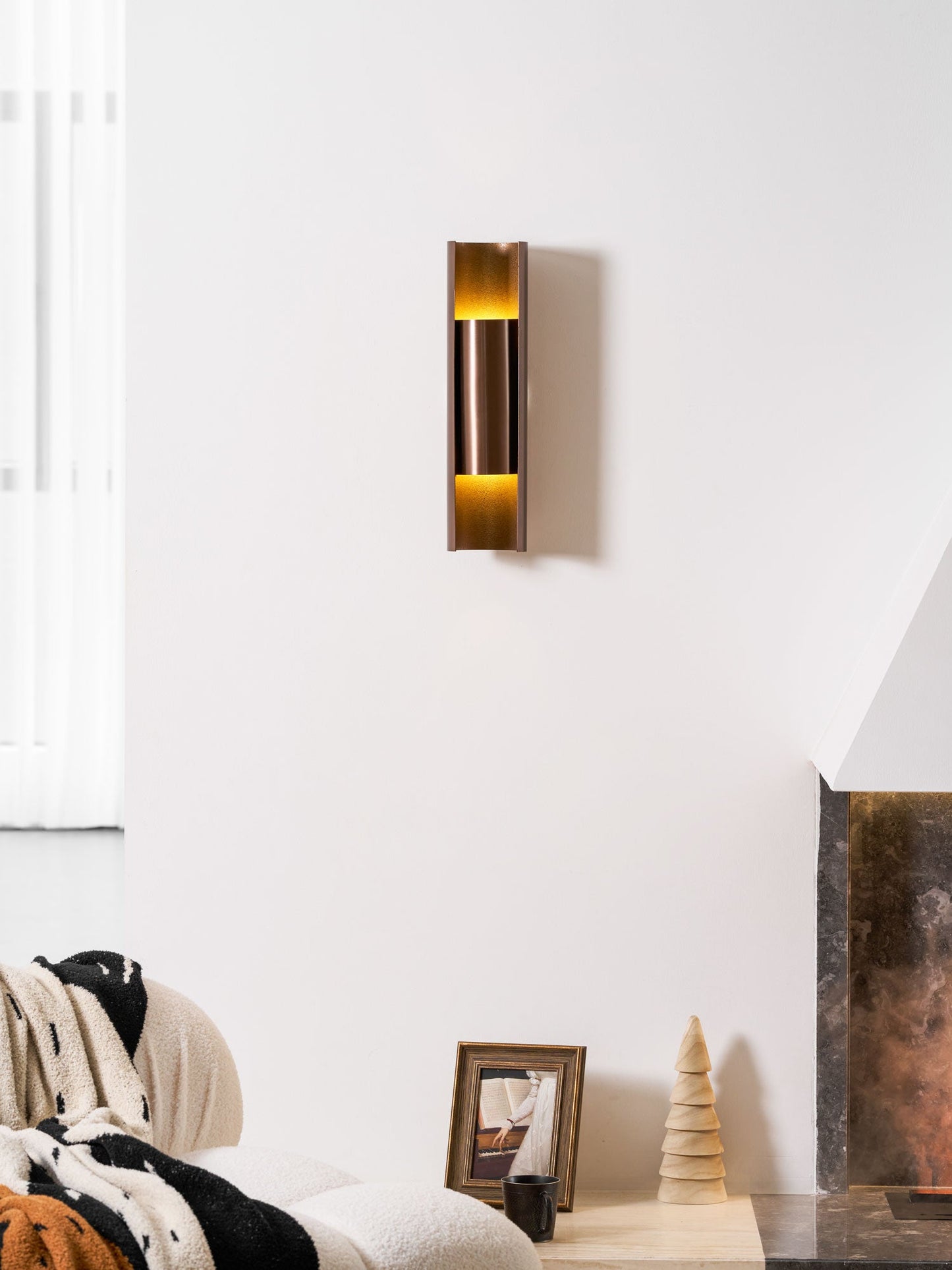 Nyx Wall Lamp