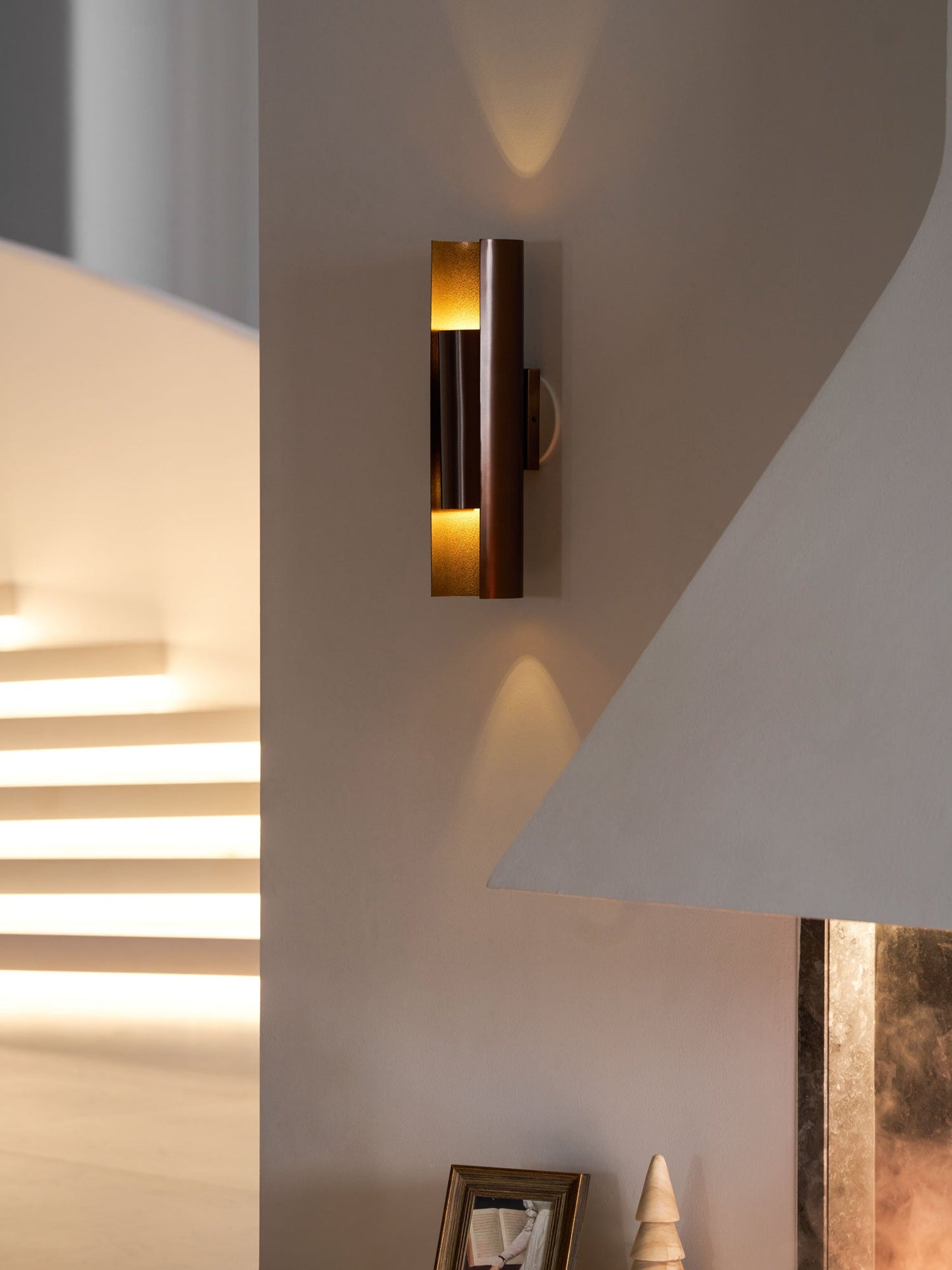 Nyx Wall Lamp