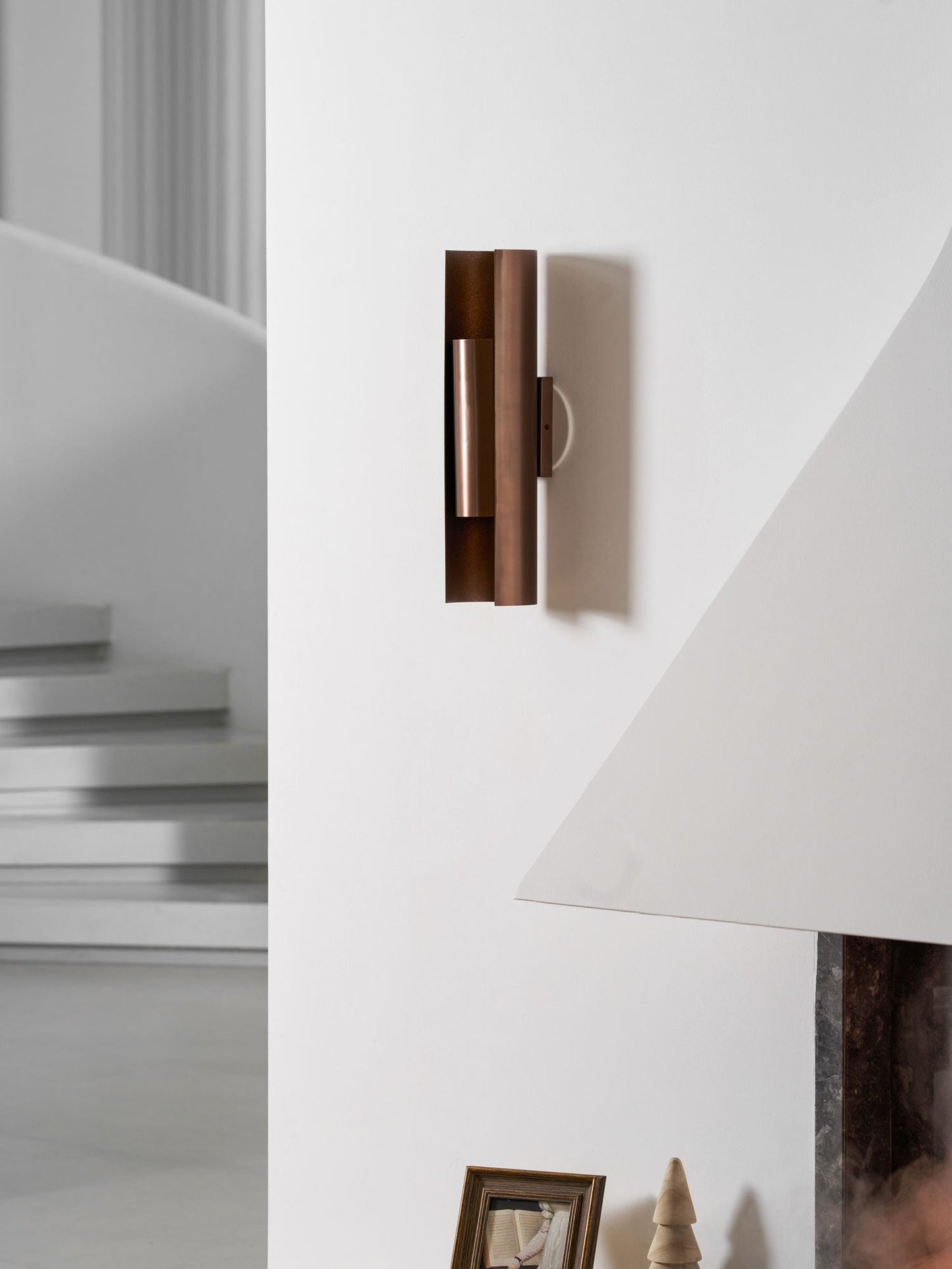 Nyx Wall Lamp