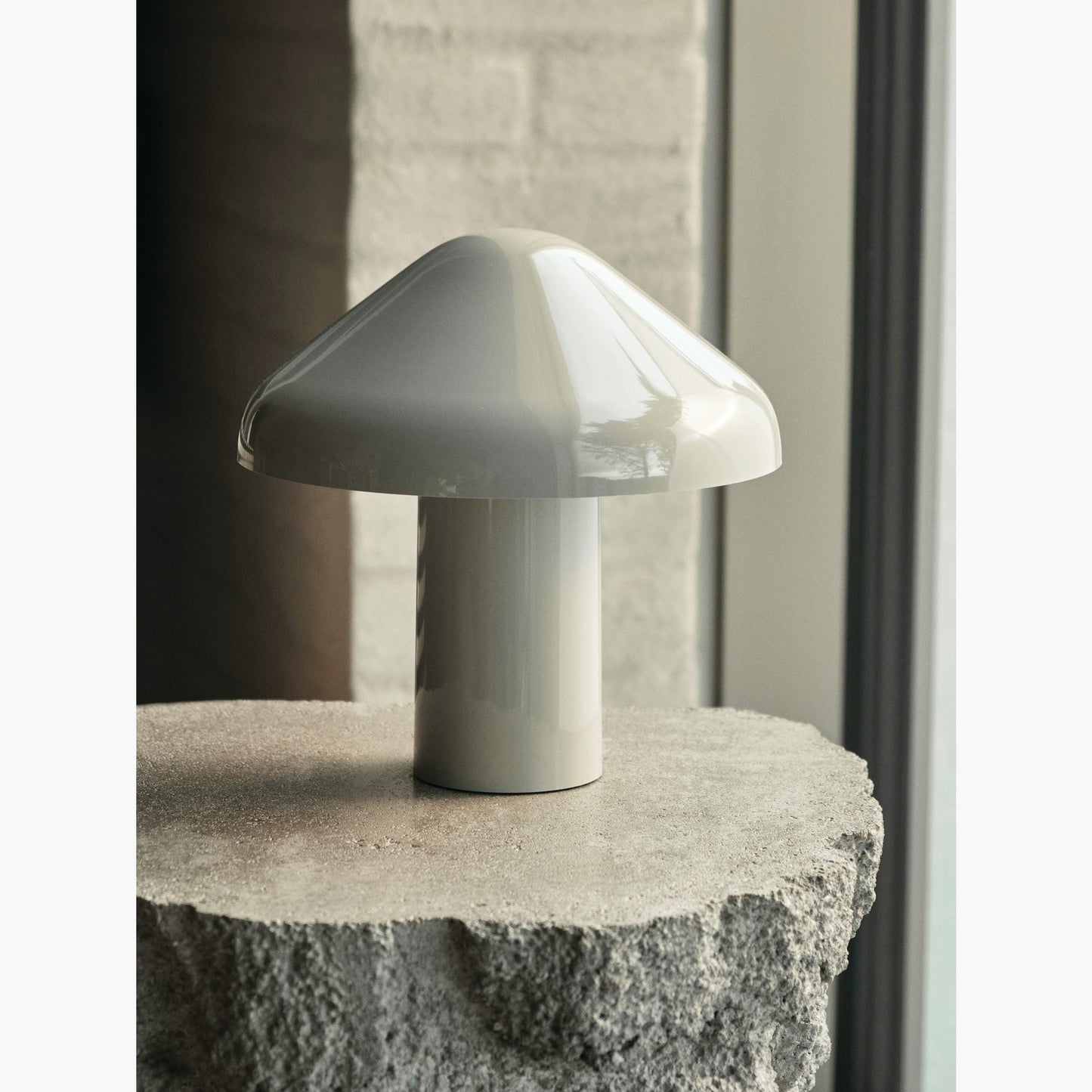 Pao Portable Table Lamp (built-in battery)