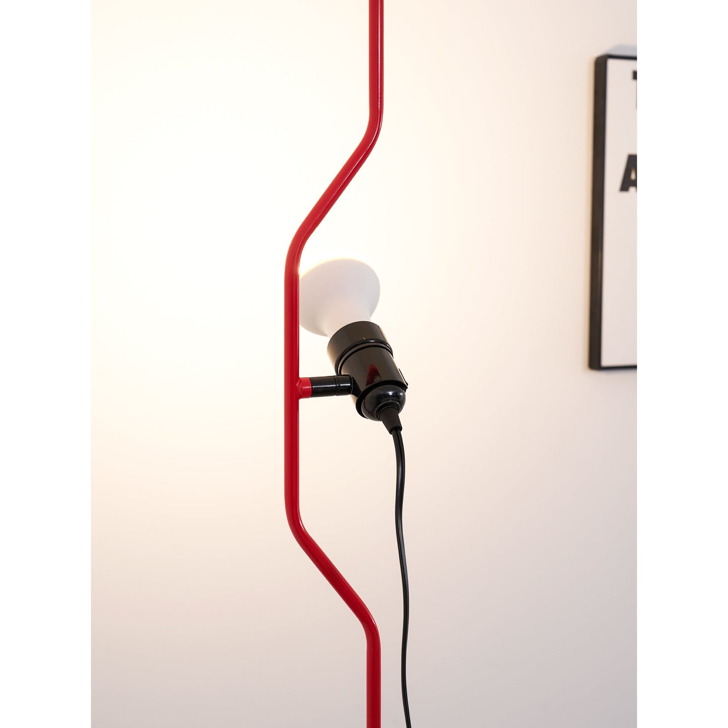 Floor-to-Ceiling Tension Cable Lamp – Adjustable Spotlight