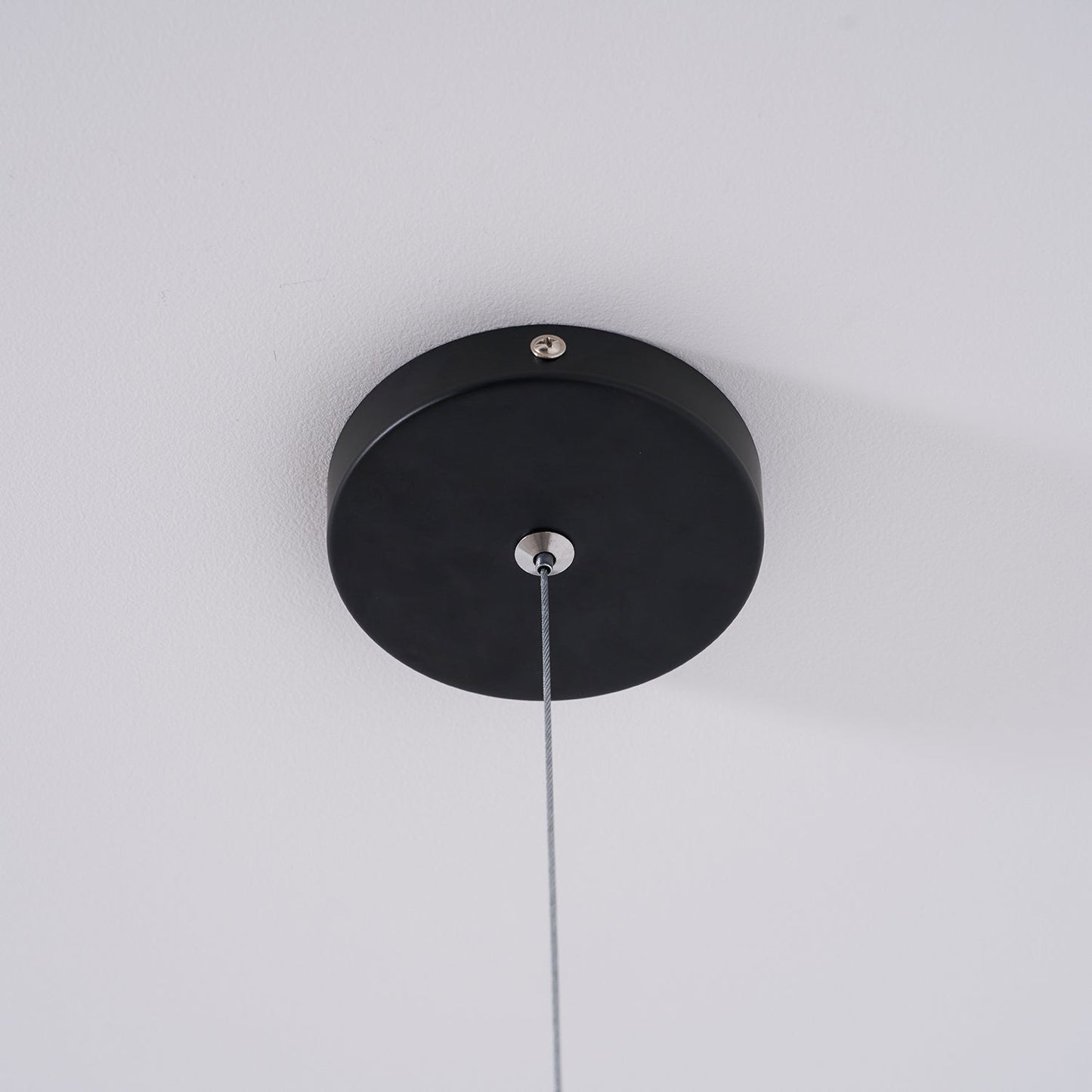 Floor-to-Ceiling Tension Cable Lamp – Adjustable Spotlight