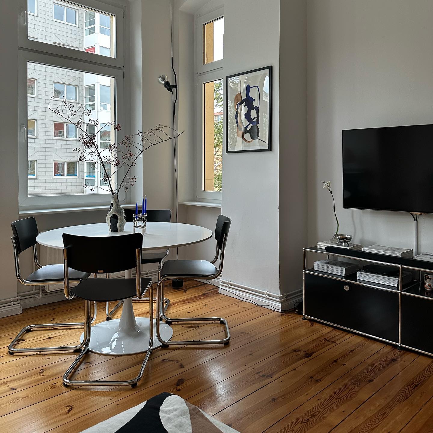 Floor-to-Ceiling Tension Cable Lamp – Adjustable Spotlight