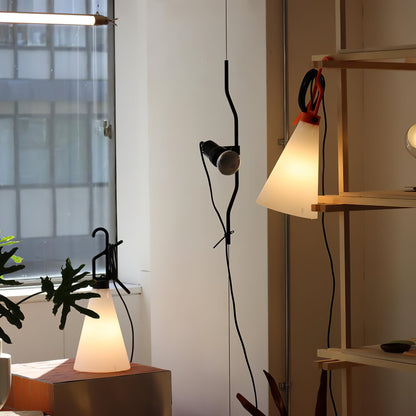Floor-to-Ceiling Tension Cable Lamp – Adjustable Spotlight