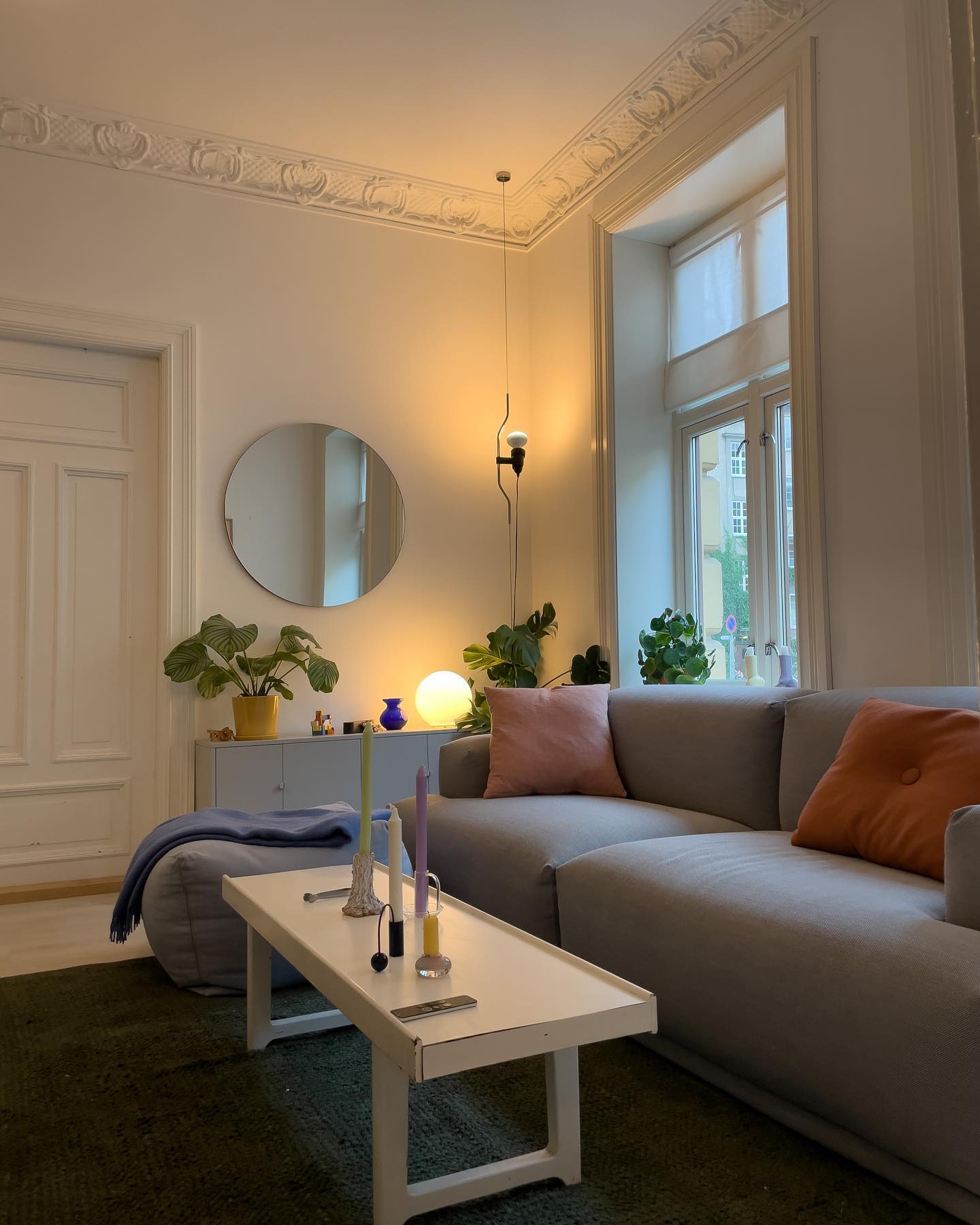 Floor-to-Ceiling Tension Cable Lamp – Adjustable Spotlight