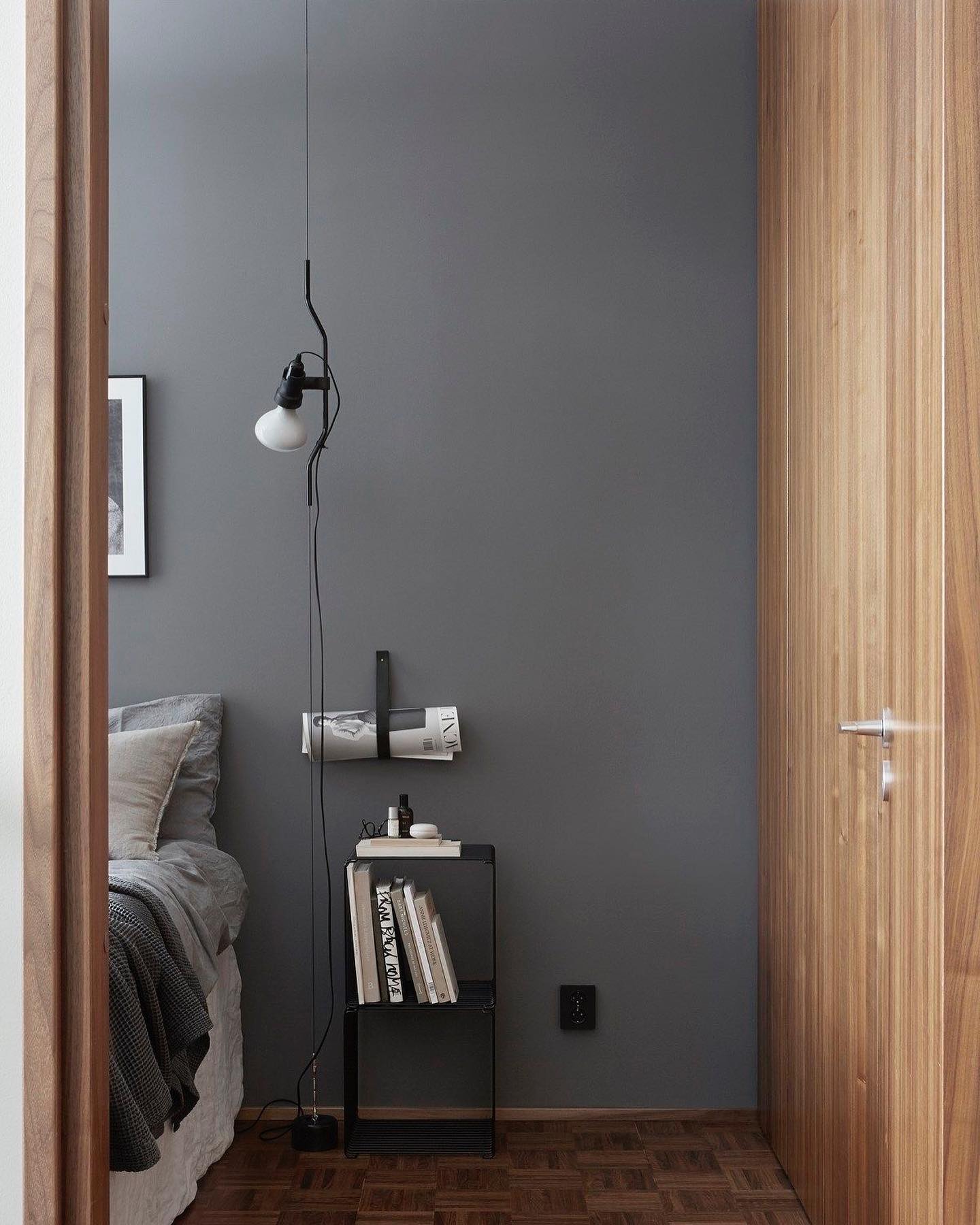 Floor-to-Ceiling Tension Cable Lamp – Adjustable Spotlight