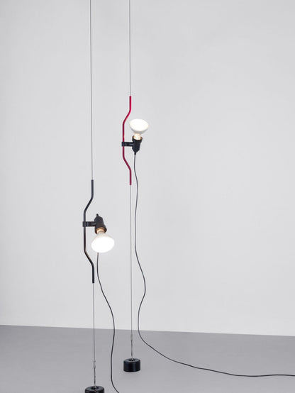 Floor-to-Ceiling Tension Cable Lamp – Adjustable Spotlight