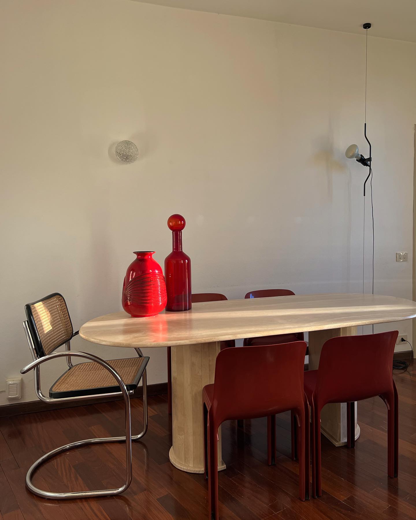 Floor-to-Ceiling Tension Cable Lamp – Adjustable Spotlight